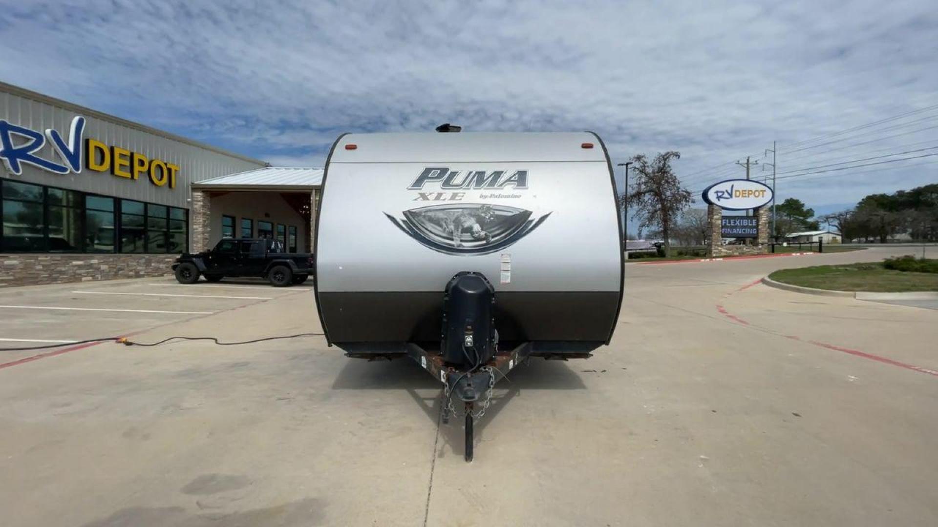 2017 FOREST RIVER PUMA 17QBC (4X4TPU716HP) , Length: 22 ft. | Dry Weight: 3,462 lbs. | Gross Weight: 4,803 lbs. | Slides: 0 transmission, located at 4319 N Main St, Cleburne, TX, 76033, (817) 678-5133, 32.385960, -97.391212 - Lovely and lightweight -- these qualities best describe the 2017 Forest River Puma 17QBC. It measures exactly 22 ft. in length and has a dry weight of 3,462 lbs. It also has a GVWR of 4,803 lbs. and a hitch weight of 403 lbs. This modest yet well-equipped ultra lite travel trailer makes an excellent - Photo#4