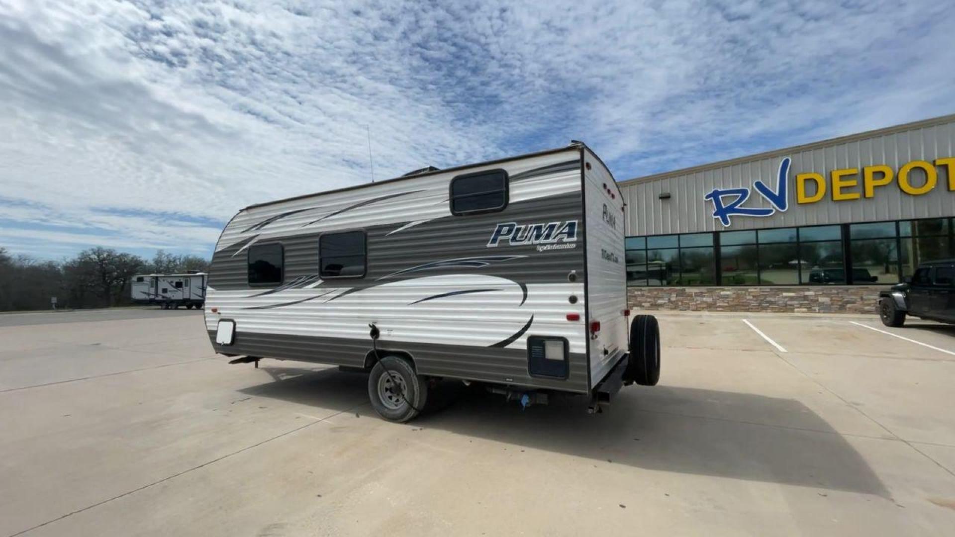 2017 FOREST RIVER PUMA 17QBC (4X4TPU716HP) , Length: 22 ft. | Dry Weight: 3,462 lbs. | Gross Weight: 4,803 lbs. | Slides: 0 transmission, located at 4319 N Main St, Cleburne, TX, 76033, (817) 678-5133, 32.385960, -97.391212 - Lovely and lightweight -- these qualities best describe the 2017 Forest River Puma 17QBC. It measures exactly 22 ft. in length and has a dry weight of 3,462 lbs. It also has a GVWR of 4,803 lbs. and a hitch weight of 403 lbs. This modest yet well-equipped ultra lite travel trailer makes an excellent - Photo#7