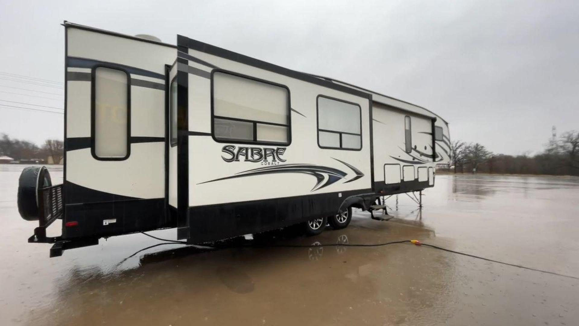 2017 FOREST RIVER SPORTSTER / SABRE (4X4FSRM24H3) , located at 4319 N Main St, Cleburne, TX, 76033, (817) 678-5133, 32.385960, -97.391212 - Photo#1