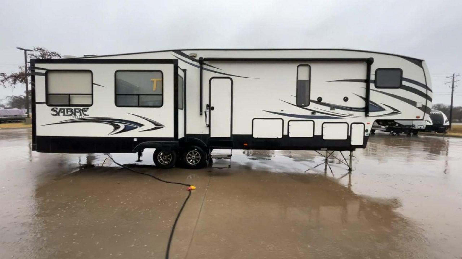 2017 FOREST RIVER SPORTSTER / SABRE (4X4FSRM24H3) , located at 4319 N Main St, Cleburne, TX, 76033, (817) 678-5133, 32.385960, -97.391212 - Photo#2