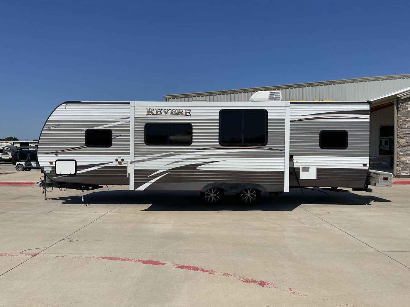 2017 FOREST RIVER SHASTA REVERE 30BH (5ZT2SHVBXHE) , located at 4319 N Main St, Cleburne, TX, 76033, (817) 678-5133, 32.385960, -97.391212 - Photo#23