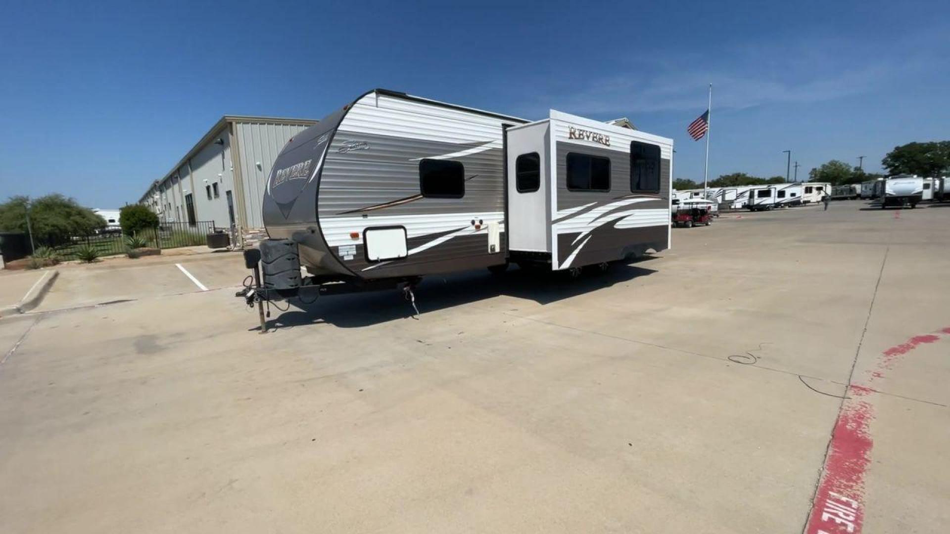 2017 FOREST RIVER SHASTA REVERE 30BH (5ZT2SHVBXHE) , located at 4319 N Main St, Cleburne, TX, 76033, (817) 678-5133, 32.385960, -97.391212 - Photo#5