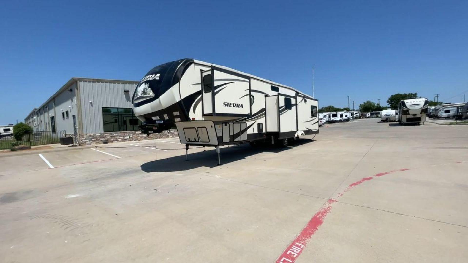 2017 FOREST RIVER SIERRA 372LOK (4X4FSEN22HJ) , located at 4319 N Main St, Cleburne, TX, 76033, (817) 678-5133, 32.385960, -97.391212 - Photo#5