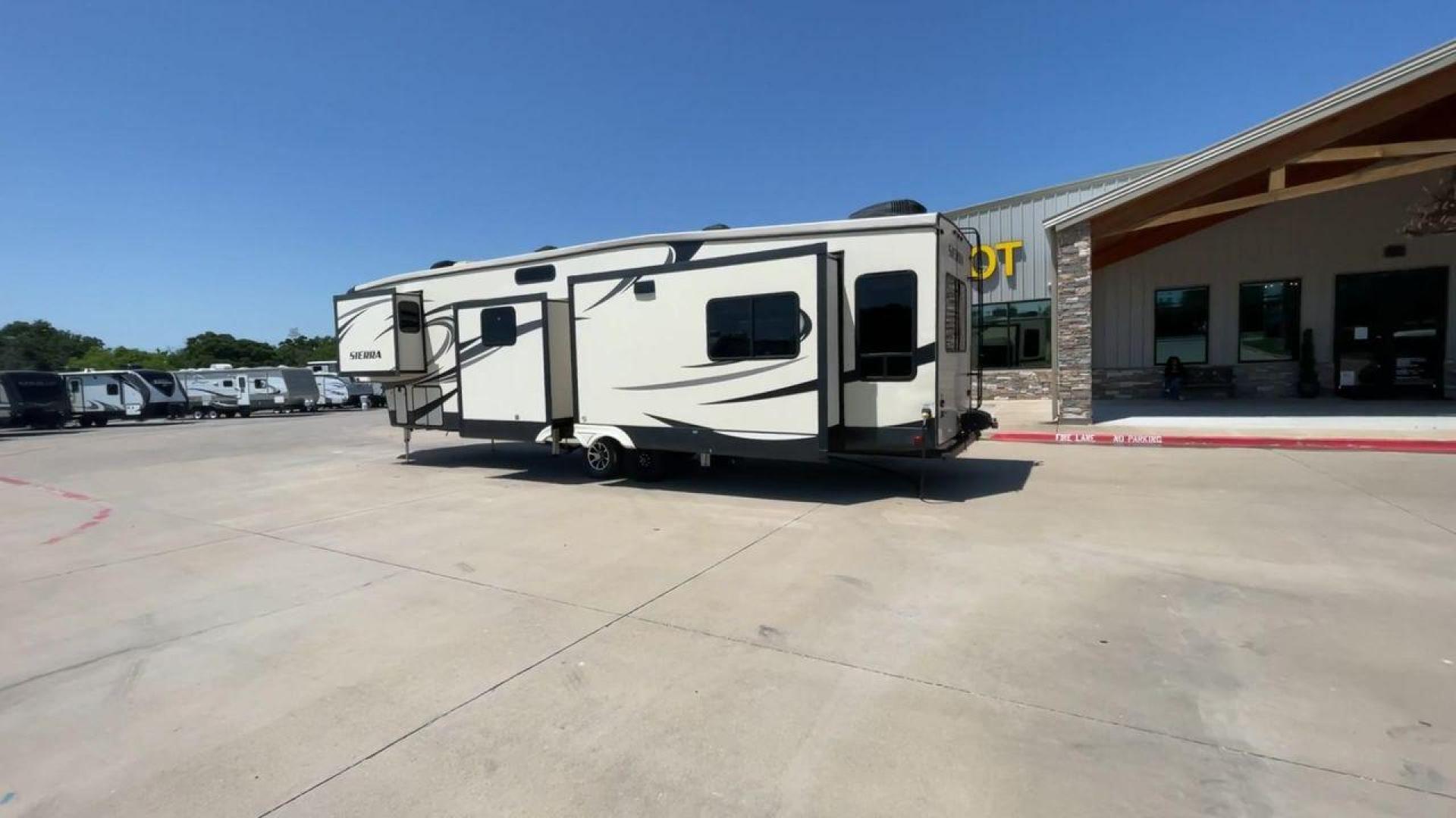 2017 FOREST RIVER SIERRA 372LOK (4X4FSEN22HJ) , located at 4319 N Main St, Cleburne, TX, 76033, (817) 678-5133, 32.385960, -97.391212 - Photo#7