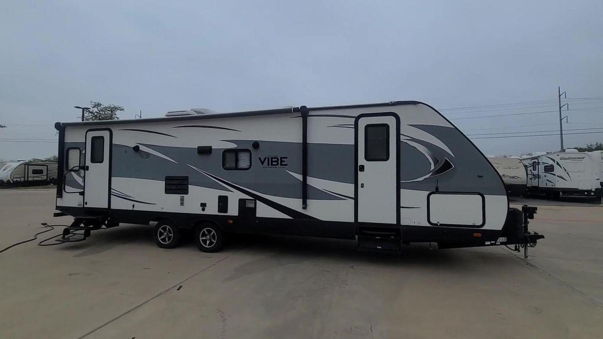 2017 WHITE FOREST RIVER VIBE 277RLS (4X4TVBD28H4) , Length: 34.58 ft. | Dry Weight: 5,945 lbs. | Slides: 1 transmission, located at 4319 N Main St, Cleburne, TX, 76033, (817) 678-5133, 32.385960, -97.391212 - Enjoy taking trips in this Vibe Extreme Lite travel trailer style with your loved ones. One wide slide, two entry/exit doors, a rear living plan, and much more are included in the Model 277RLS! The dimensions of this unit are 34.58 ft in length, 8 ft in width, and 11 ft in height. It has a dry we - Photo#6