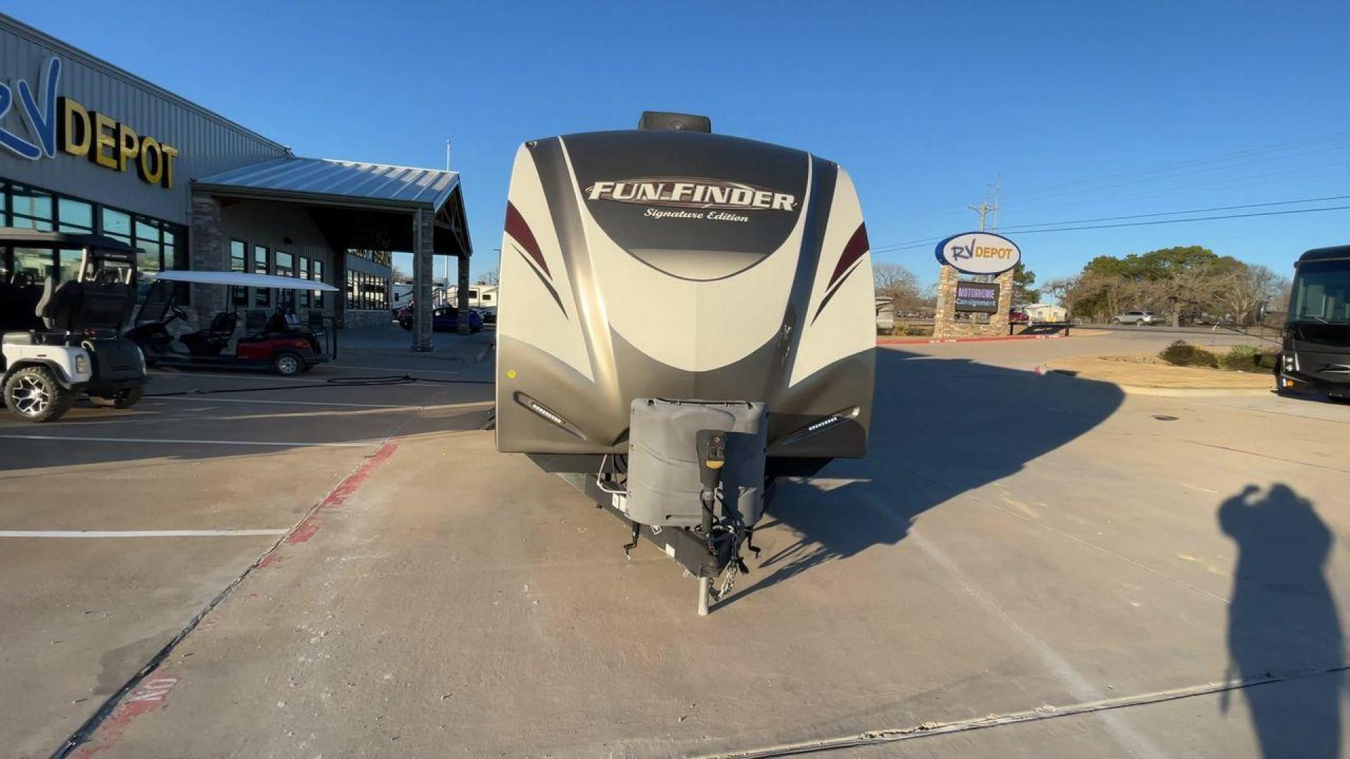 2017 BROWN FUNFINDER 319RLDS (5RXAB3524H1) , Length: 35.5 ft. | Dry Weight: 7,485 lbs. | Gross Weight: 9,760 lbs. | Slides: 2 transmission, located at 4319 N Main St, Cleburne, TX, 76033, (817) 678-5133, 32.385960, -97.391212 - The 2017 Funfinder 319RLDS travel trailer measures approximately 35.5 ft in length, 8 ft in width, and 11.42 ft in height. The dry weight is about 7,485 lbs, with a payload capacity of 2,275 lbs. It has a GVWR of 9,760 lbs and a hitch weight of 960 lbs. This unit features a double slideout placed at - Photo#4