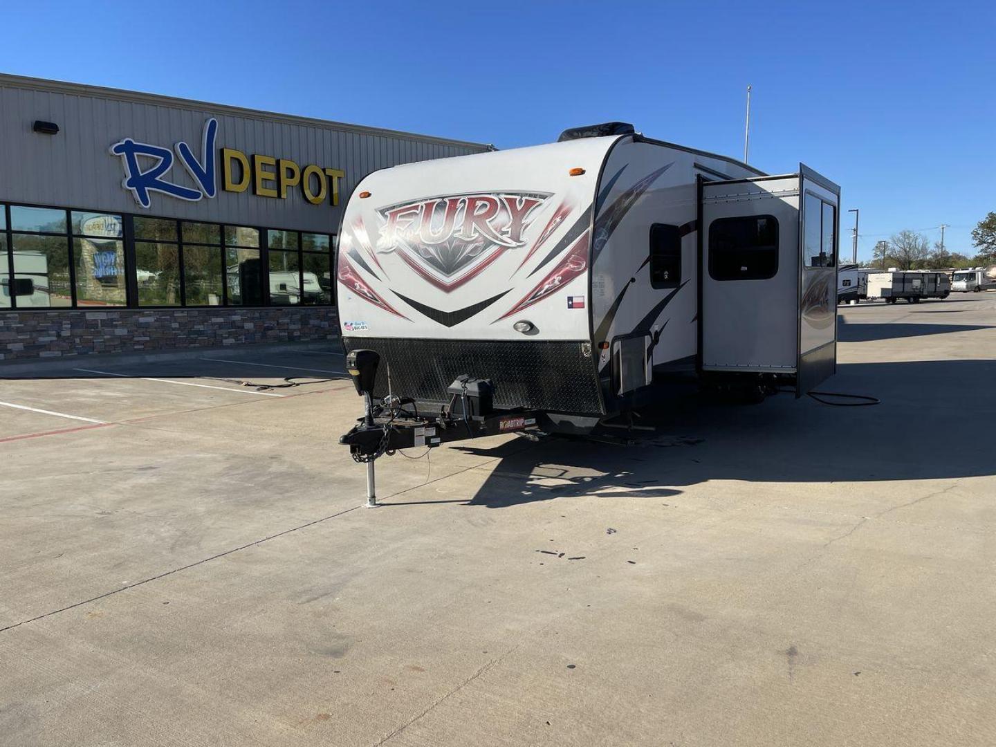 2017 FURY 2910 (5ZT2FHUB7HG) , Length: 34.5 ft. | Dry Weight: 7,262 lbs. | Slides: 1 transmission, located at 4319 N Main St, Cleburne, TX, 76033, (817) 678-5133, 32.385960, -97.391212 - Photo#0