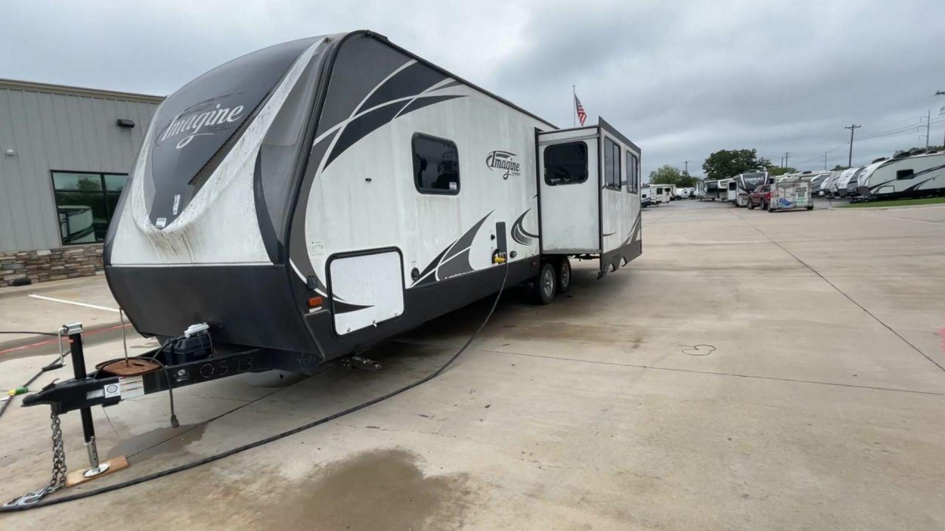 2017 TAN GRAND DESIGN IMAGINE 2670MK (573TE322XH6) , located at 4319 N Main St, Cleburne, TX, 76033, (817) 678-5133, 32.385960, -97.391212 - Photo#5