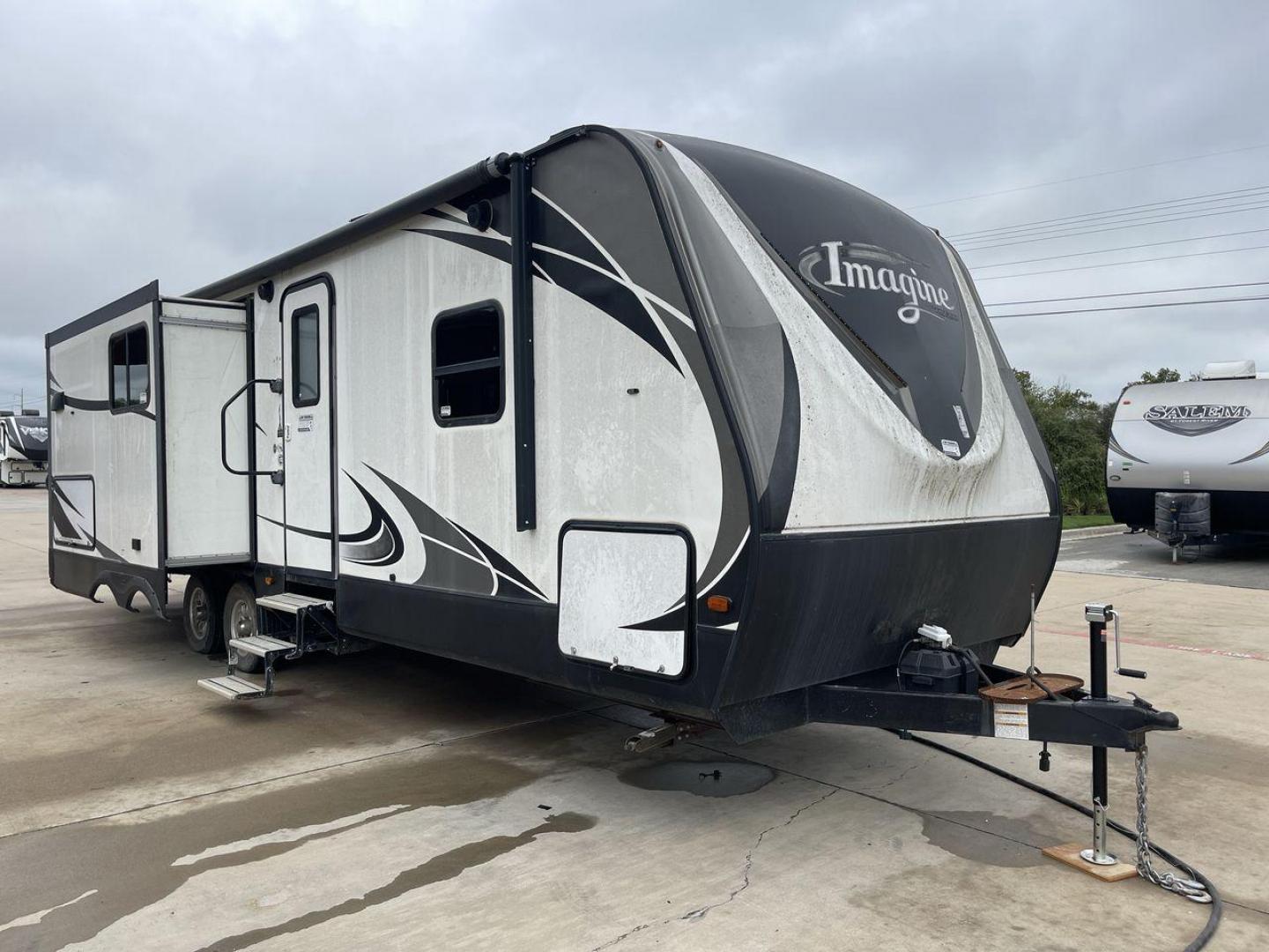 2017 TAN GRAND DESIGN IMAGINE 2670MK (573TE322XH6) , located at 4319 N Main St, Cleburne, TX, 76033, (817) 678-5133, 32.385960, -97.391212 - Photo#22