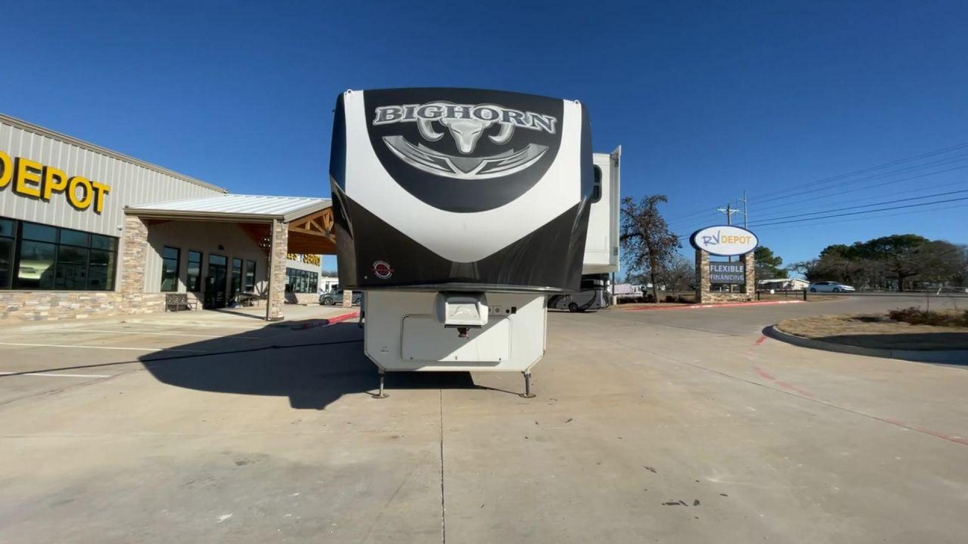 2017 HEARTLAND BIGHORN 3270RS (5SFBG3525HE) , Length: 35.2 ft. | Dry Weight: 11,965 lbs. | Gross Weight: 15,500 lbs. | Slides: 3 transmission, located at 4319 N Main St, Cleburne, TX, 76033, (817) 678-5133, 32.385960, -97.391212 - The 2017 Heartland Bighorn 3270RS is a luxurious fifth-wheel trailer designed for discerning travelers seeking comfort and style on the road. Measuring 35.2 feet in length and boasting a dry weight of 11,965 lbs, this model offers a spacious interior without sacrificing ease of towing. Inside the Bi - Photo#3