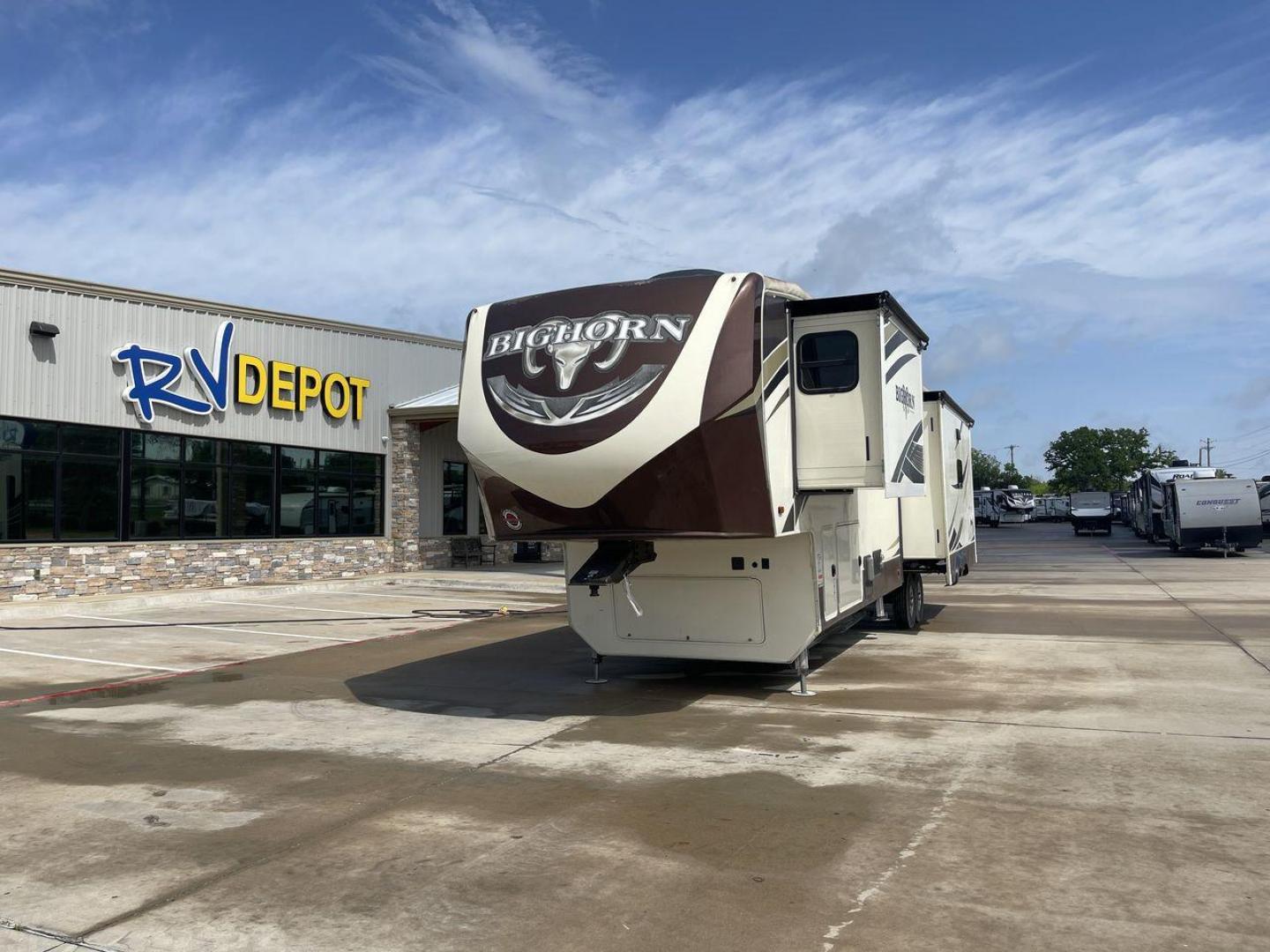 2017 HEARTLAND BIGHORN 3760EL (5SFBG4224HE) , Length: 40.9 ft. | Dry Weight: 13,240 lbs. | Gross Weight: 16,000 lbs. | Slides: 3 transmission, located at 4319 N Main St, Cleburne, TX, 76033, (817) 678-5133, 32.385960, -97.391212 - The 2017 Heartland Bighorn 3760EL fifth wheel offers comfort and elegance when traveling. This well-thought-out RV offers a home away from home by fusing flair and functionality. The dimensions of this unit are 40.9 ft in length, 8 ft in width, and 13.25 ft in height. It has a dry weight of 13,240 l - Photo#0