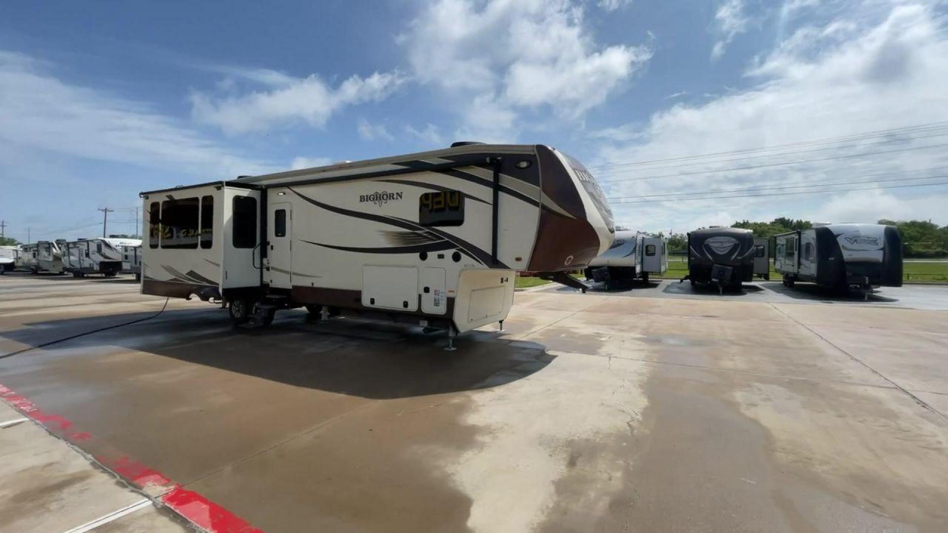 2017 HEARTLAND BIGHORN 3760EL (5SFBG4224HE) , Length: 40.9 ft. | Dry Weight: 13,240 lbs. | Gross Weight: 16,000 lbs. | Slides: 3 transmission, located at 4319 N Main St, Cleburne, TX, 76033, (817) 678-5133, 32.385960, -97.391212 - The 2017 Heartland Bighorn 3760EL fifth wheel offers comfort and elegance when traveling. This well-thought-out RV offers a home away from home by fusing flair and functionality. The dimensions of this unit are 40.9 ft in length, 8 ft in width, and 13.25 ft in height. It has a dry weight of 13,240 l - Photo#3