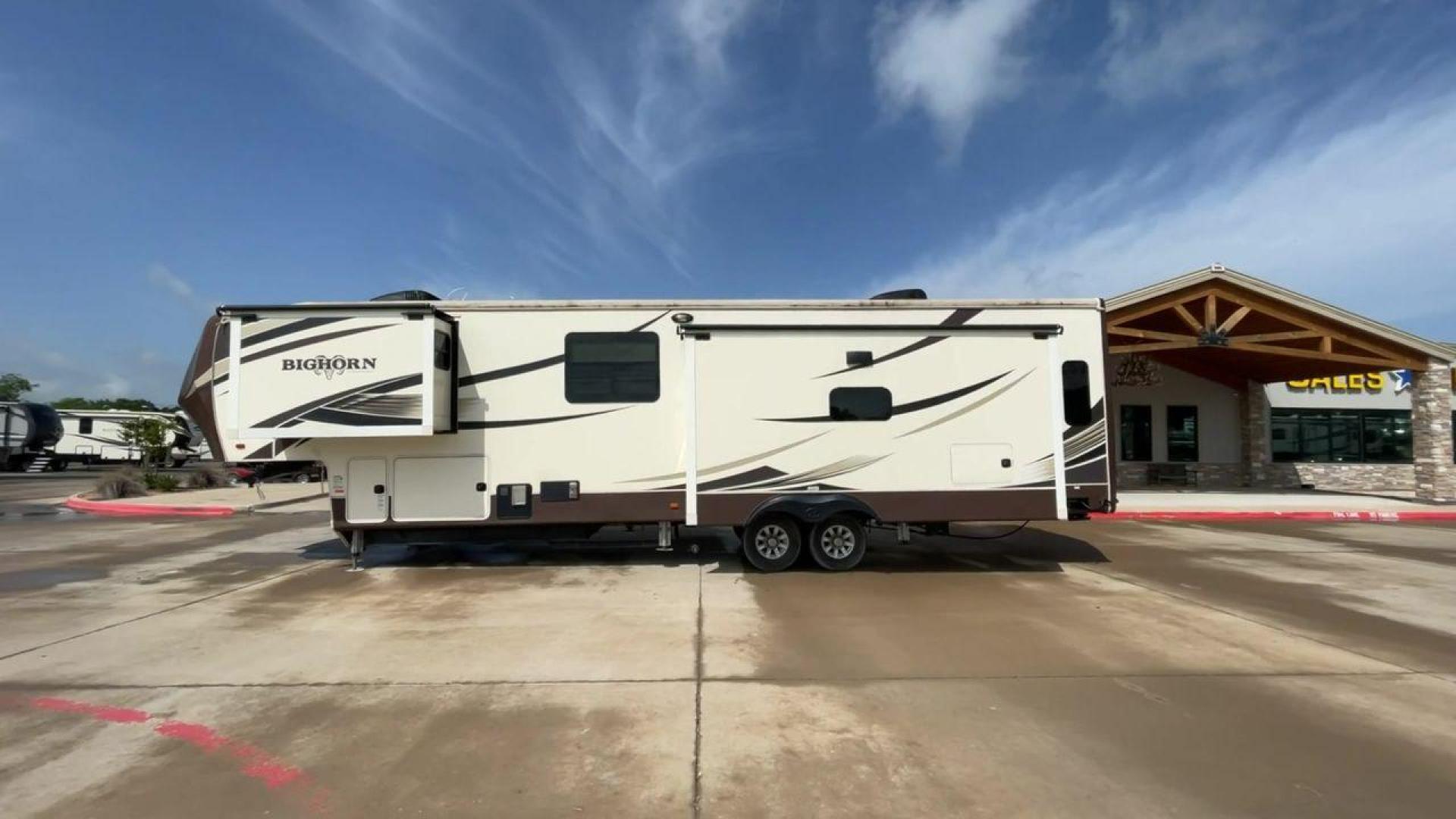 2017 HEARTLAND BIGHORN 3760EL (5SFBG4224HE) , Length: 40.9 ft. | Dry Weight: 13,240 lbs. | Gross Weight: 16,000 lbs. | Slides: 3 transmission, located at 4319 N Main St, Cleburne, TX, 76033, (817) 678-5133, 32.385960, -97.391212 - The 2017 Heartland Bighorn 3760EL fifth wheel offers comfort and elegance when traveling. This well-thought-out RV offers a home away from home by fusing flair and functionality. The dimensions of this unit are 40.9 ft in length, 8 ft in width, and 13.25 ft in height. It has a dry weight of 13,240 l - Photo#6