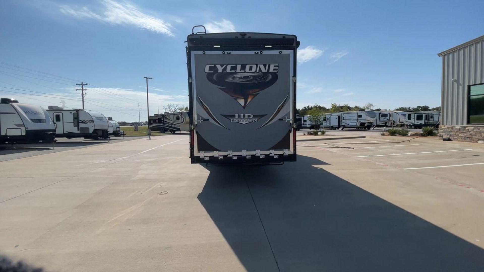 2017 HEARTLAND CYCLONE 4005 (5SFCG4434HE) , Length: 44.1 ft. | Dry Weight: 16,290 lbs.| Gross Weight: 20,000 lbs. | Slides: 3 transmission, located at 4319 N Main St, Cleburne, TX, 76033, (817) 678-5133, 32.385960, -97.391212 - The 2017 Heartland Cyclone 4005 is a luxury fifth-wheel toy hauler that combines comfort and functionality for adventurers who want the flexibility to bring toys along for the ride. Known for its spacious garage, upscale living area, and ample sleeping options, this model is ideal for thrill-seekers - Photo#8