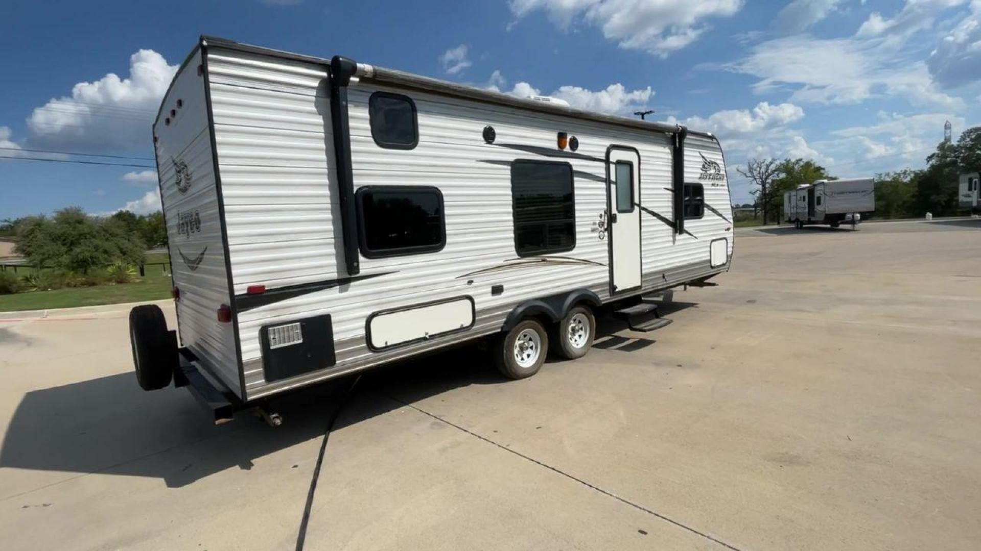 2017 JAYCO JAYFLIGHT 264BH (1UJBJ0BN3H1) , located at 4319 N Main St, Cleburne, TX, 76033, (817) 678-5133, 32.385960, -97.391212 - Photo#1