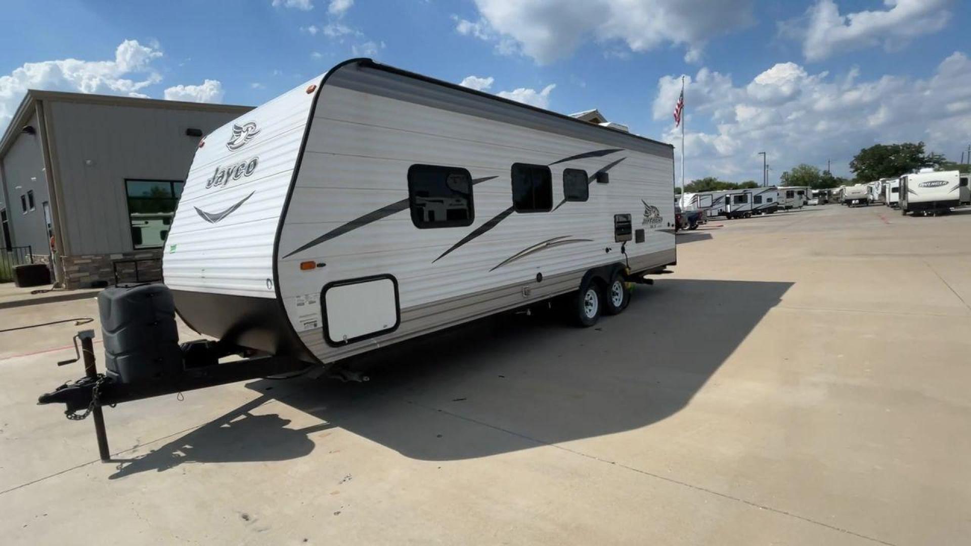 2017 JAYCO JAYFLIGHT 264BH (1UJBJ0BN3H1) , located at 4319 N Main St, Cleburne, TX, 76033, (817) 678-5133, 32.385960, -97.391212 - Photo#5