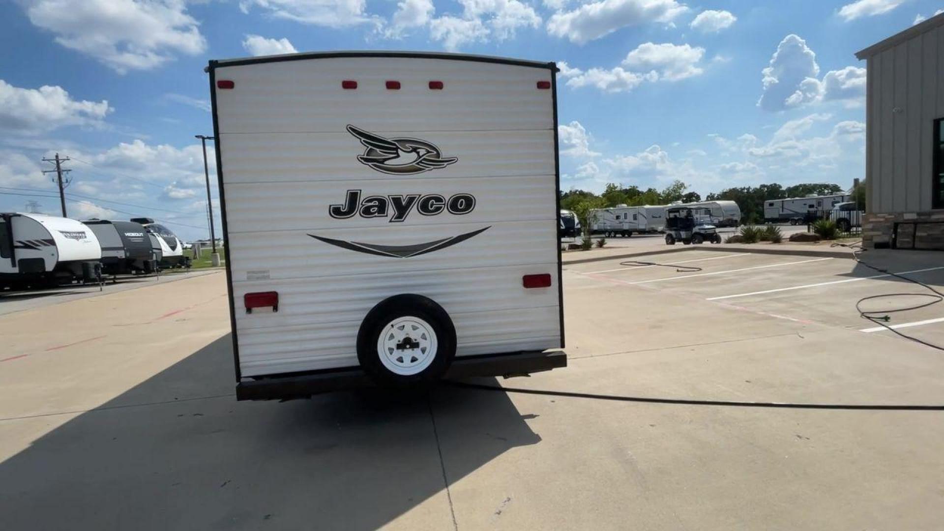 2017 JAYCO JAYFLIGHT 264BH (1UJBJ0BN3H1) , located at 4319 N Main St, Cleburne, TX, 76033, (817) 678-5133, 32.385960, -97.391212 - Photo#8