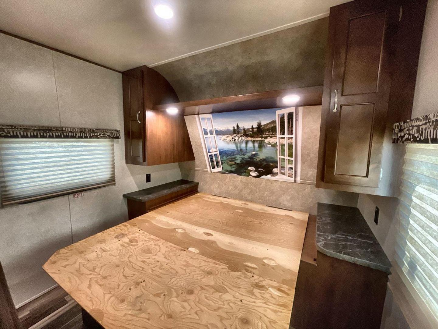 2017 JAYCO JAYFLIGHT 264BH (1UJBJ0BN3H1) , located at 4319 N Main St, Cleburne, TX, 76033, (817) 678-5133, 32.385960, -97.391212 - Photo#17