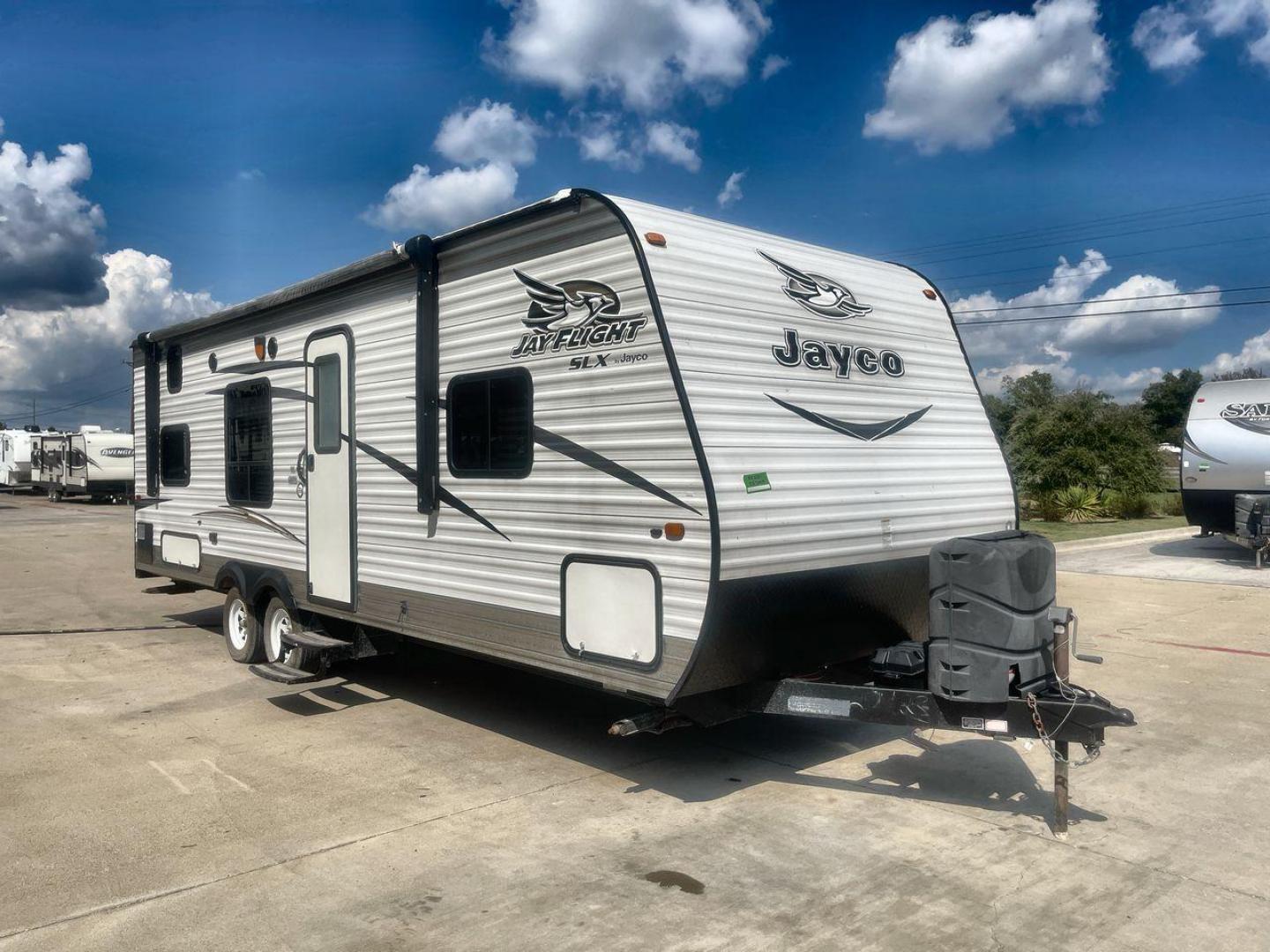 2017 JAYCO JAYFLIGHT 264BH (1UJBJ0BN3H1) , located at 4319 N Main St, Cleburne, TX, 76033, (817) 678-5133, 32.385960, -97.391212 - Photo#23