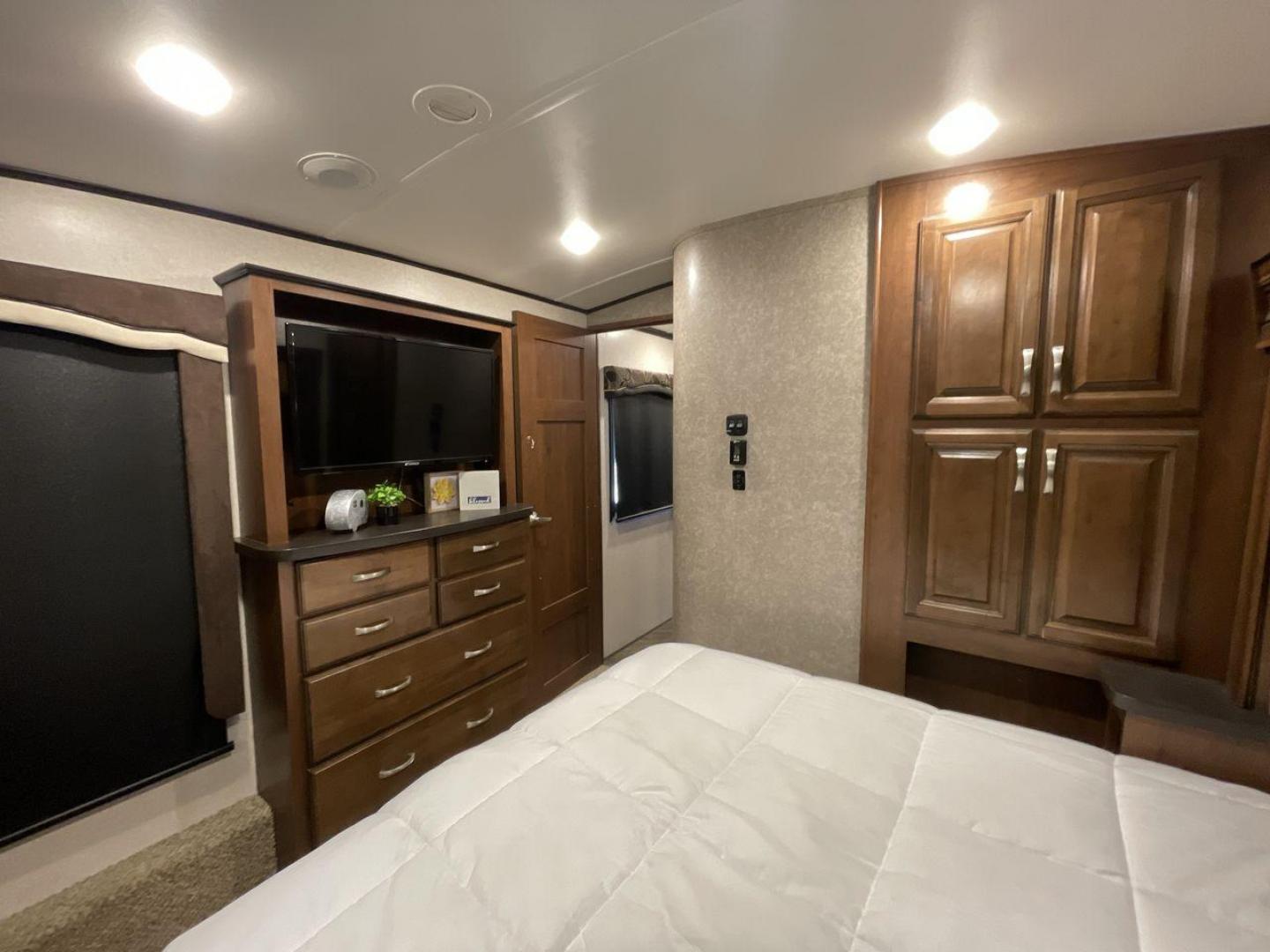 2017 TAN JAYCO NORTH POINT 375BHFS (1UJCJ0BV2H1) , Length: 43.25 ft.| Dry Weight: 13,740 lbs. | Gross Weight: 16,500 lbs. | Slides: 5 transmission, located at 4319 N Main St, Cleburne, TX, 76033, (817) 678-5133, 32.385960, -97.391212 - Five slides, one-and-a-half baths, a bunkhouse, and an outdoor kitchen are just some of the highlights of this North Point fifth wheel model 375BHFS by Jayco. This fifth wheel measures 43.25 ft in length, 8 ft in width, 13.33 ft in height, and 6.83 ft in interior height. It has a dry weight of 1 - Photo#17