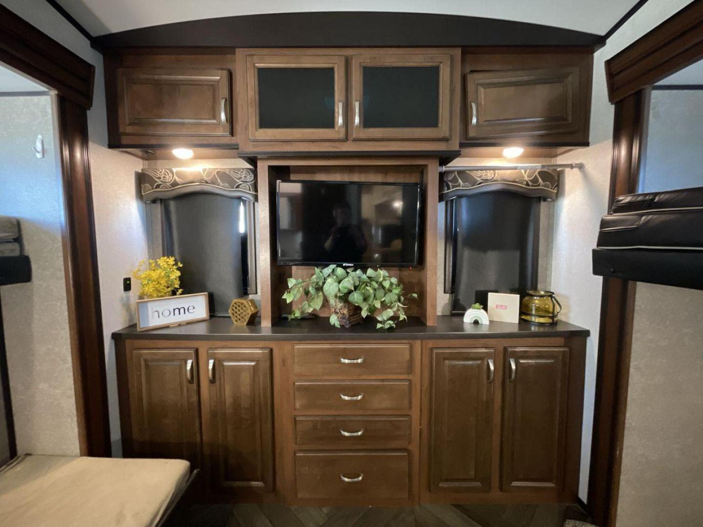 2017 TAN JAYCO NORTH POINT 375BHFS (1UJCJ0BV2H1) , Length: 43.25 ft.| Dry Weight: 13,740 lbs. | Gross Weight: 16,500 lbs. | Slides: 5 transmission, located at 4319 N Main St, Cleburne, TX, 76033, (817) 678-5133, 32.385960, -97.391212 - Five slides, one-and-a-half baths, a bunkhouse, and an outdoor kitchen are just some of the highlights of this North Point fifth wheel model 375BHFS by Jayco. This fifth wheel measures 43.25 ft in length, 8 ft in width, 13.33 ft in height, and 6.83 ft in interior height. It has a dry weight of 1 - Photo#27