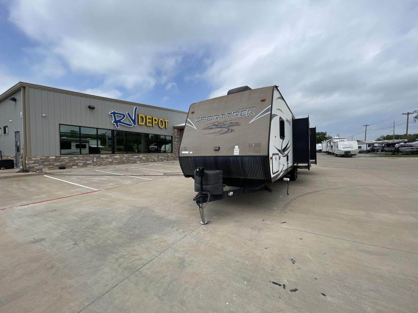 2017 K-Z SPORTTREK 327BHS (4EZT13222H8) , located at 4319 N Main St, Cleburne, TX, 76033, (817) 678-5133, 32.385960, -97.391212 - Photo#0