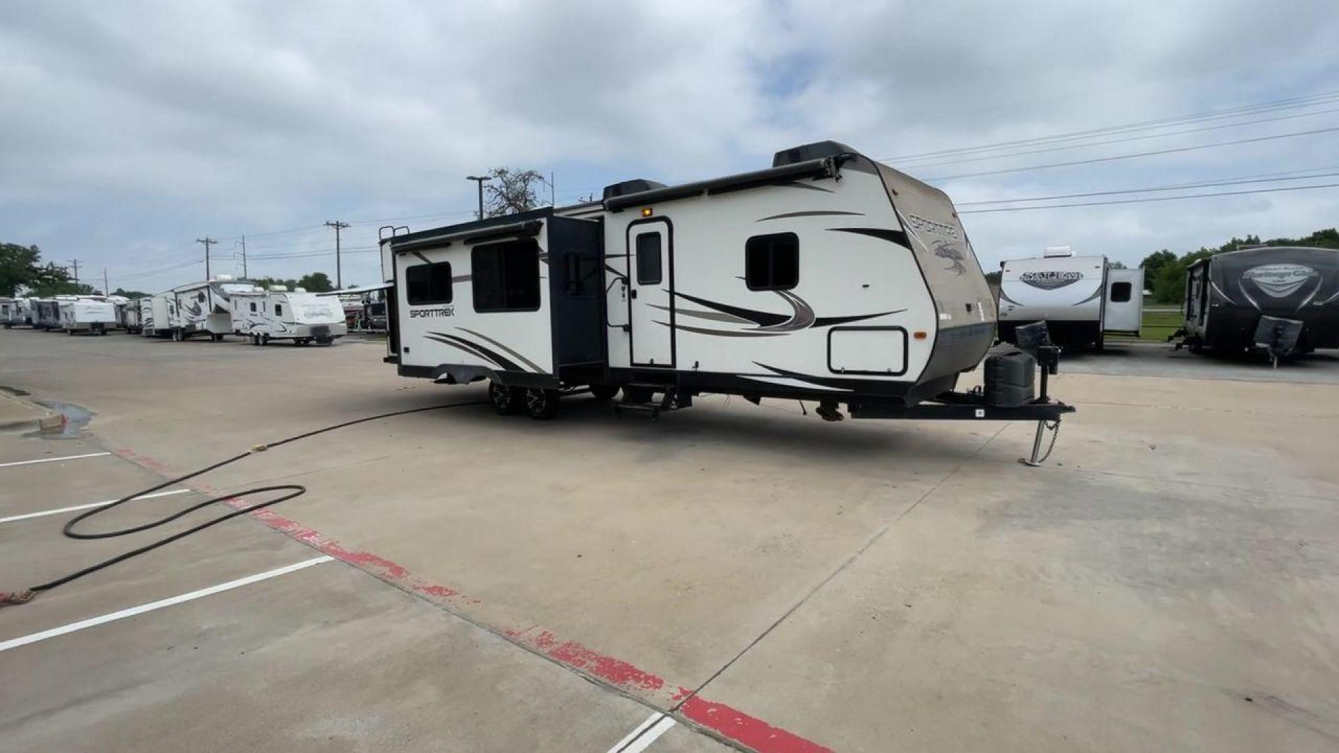 2017 K-Z SPORTTREK 327BHS (4EZT13222H8) , located at 4319 N Main St, Cleburne, TX, 76033, (817) 678-5133, 32.385960, -97.391212 - Photo#3