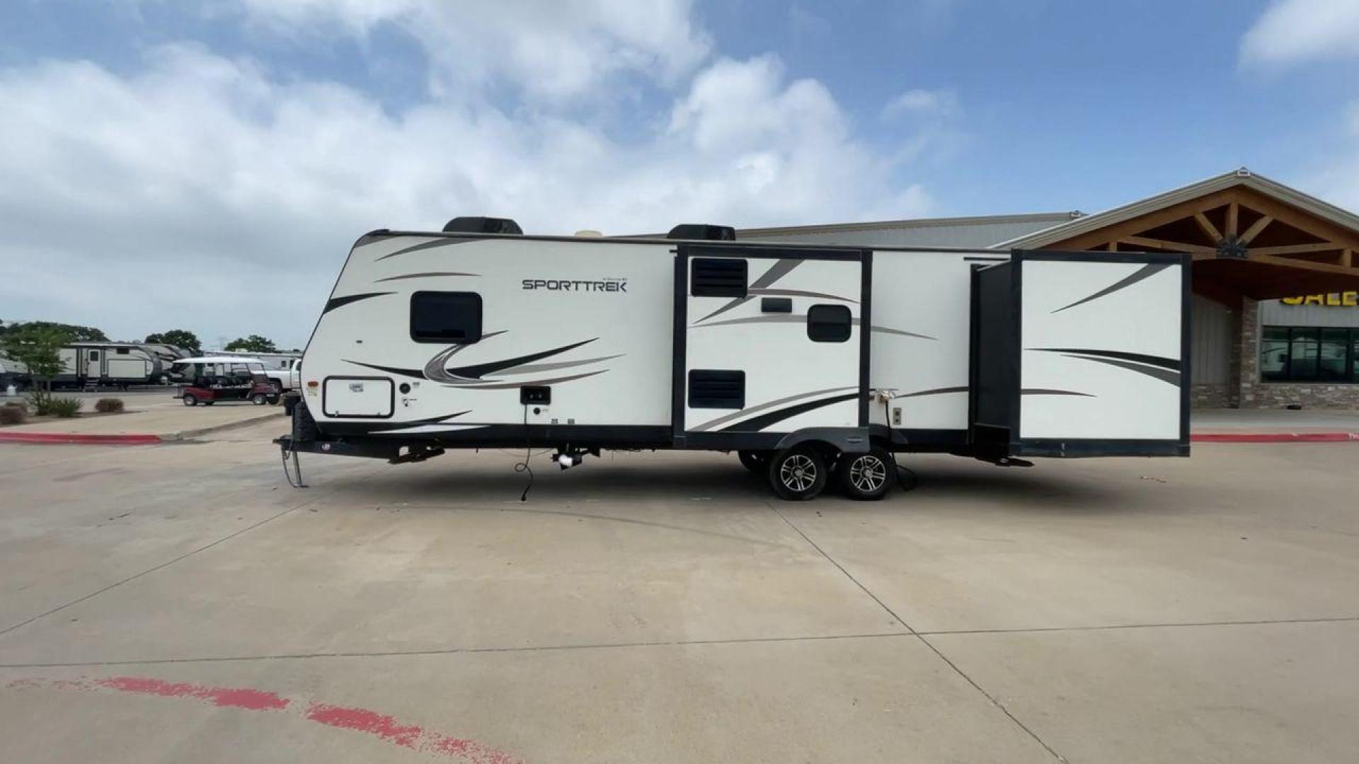 2017 K-Z SPORTTREK 327BHS (4EZT13222H8) , located at 4319 N Main St, Cleburne, TX, 76033, (817) 678-5133, 32.385960, -97.391212 - Photo#6