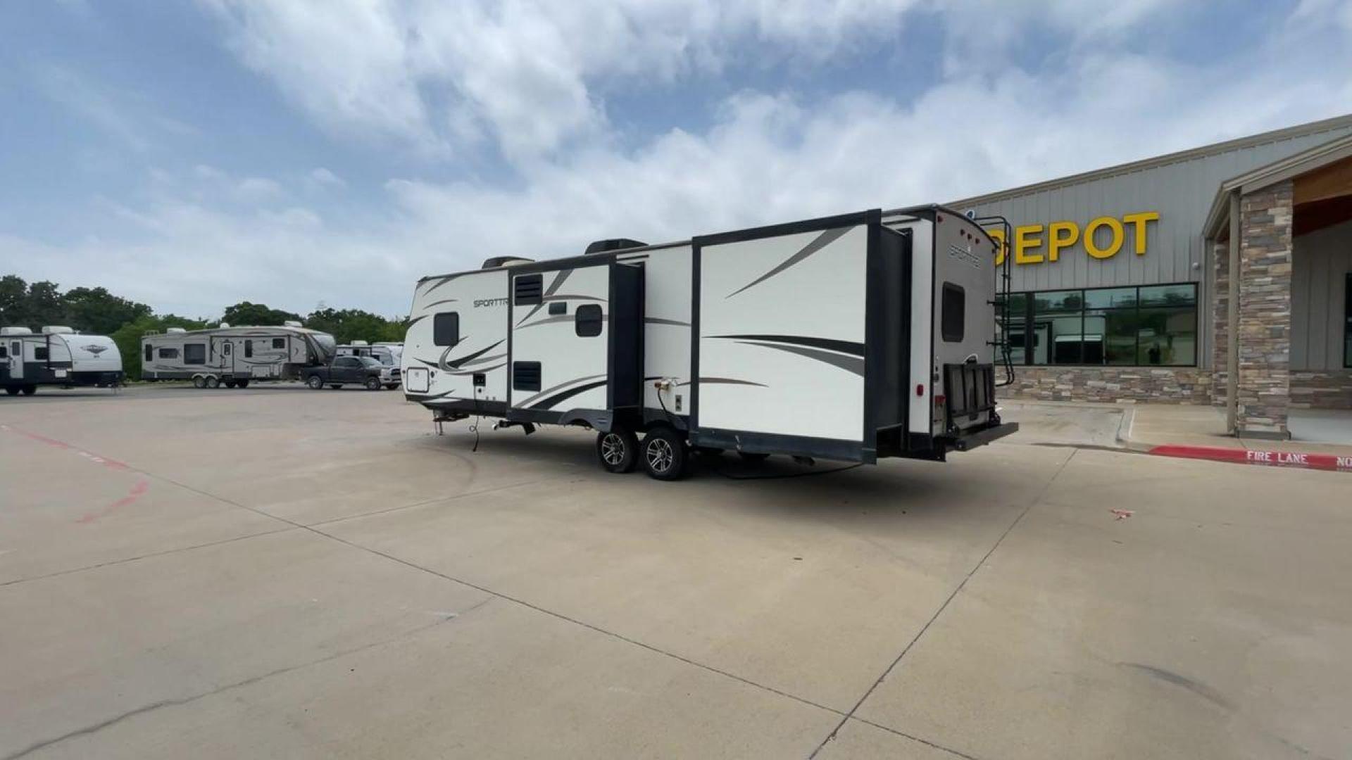 2017 K-Z SPORTTREK 327BHS (4EZT13222H8) , located at 4319 N Main St, Cleburne, TX, 76033, (817) 678-5133, 32.385960, -97.391212 - Photo#7