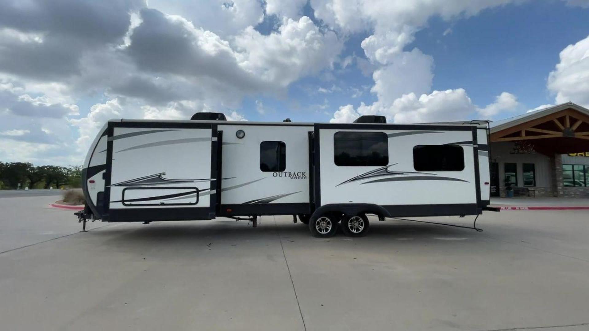 2017 OUTBACK 334RL - (4YDT33422HB) , Length: 37.83 ft. | Dry Weight: 8,155 lbs. | Gross Weight: 10,500 lbs | Slides: 2 transmission, located at 4319 N Main St, Cleburne, TX, 76033, (817) 678-5133, 32.385960, -97.391212 - Photo#6