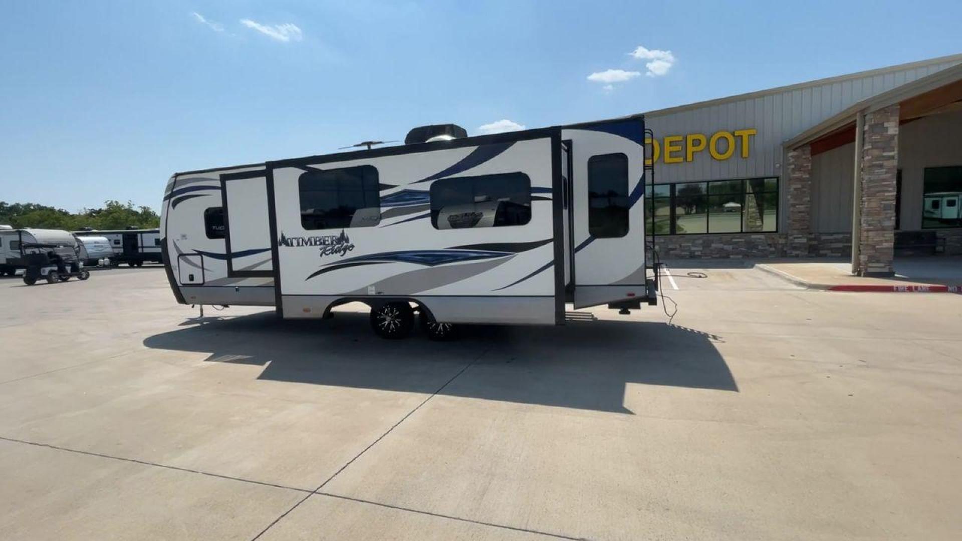 2017 OUTDOORS RV TIMBER RIDGE 260RLS (51W123220H1) , located at 4319 N Main St, Cleburne, TX, 76033, (817) 678-5133, 32.385960, -97.391212 - Photo#7