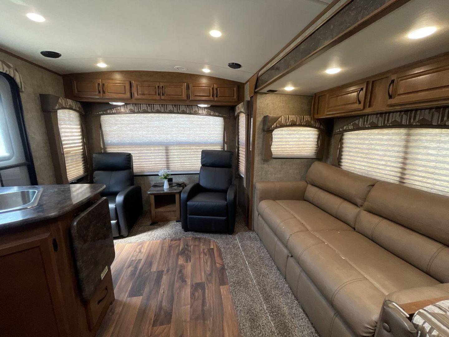 2017 OUTDOORS RV TIMBER RIDGE 260RLS (51W123220H1) , located at 4319 N Main St, Cleburne, TX, 76033, (817) 678-5133, 32.385960, -97.391212 - Photo#11