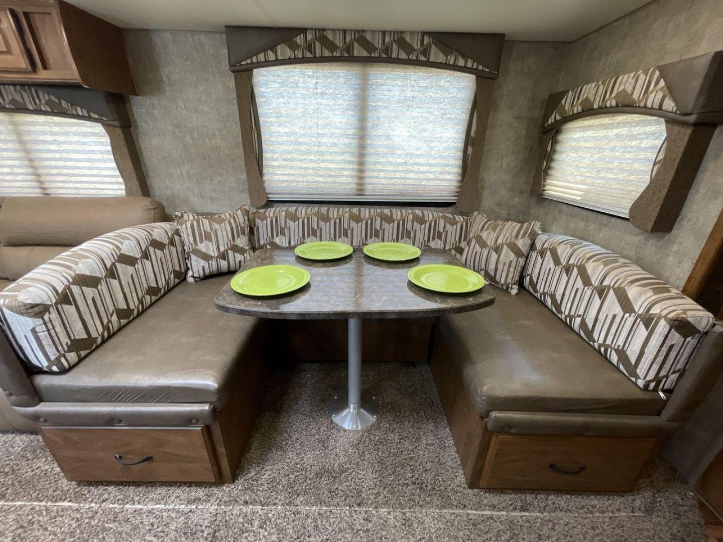 2017 OUTDOORS RV TIMBER RIDGE 260RLS (51W123220H1) , located at 4319 N Main St, Cleburne, TX, 76033, (817) 678-5133, 32.385960, -97.391212 - Photo#14