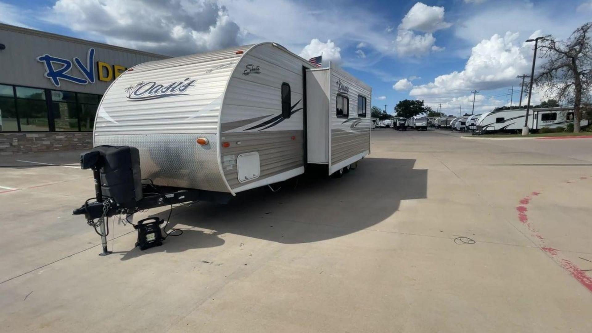 2017 WHITE SHASTA OASIS 310K - (5ZT2SSWB4HE) , Length: 34.67 ft. | Dry Weight: 5,834 lbs. | Gross Weight: 7,630 lbs. | Slides: 1 transmission, located at 4319 N Main St, Cleburne, TX, 76033, (817) 678-5133, 32.385960, -97.391212 - This 2017 Shasta Oasis 310K is a dual-axle steel wheel setup measuring 34.67 ft. in length and 10.75 ft. in height. It has a dry weight of 5,834 lbs. and a GVWR of 7,630 lbs. With a 630 lb. hitch weight, this travel trailer is lightweight and easy to tow! This bunk model unit offers sleeping space f - Photo#5