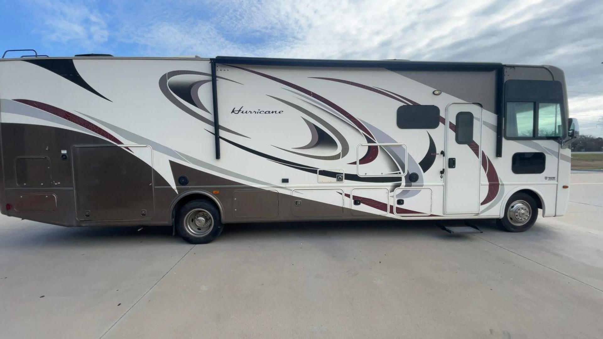 2017 THOR HURRICANE 34F (1F66F5DY5H0) , Length: 36 ft. | Gross Weight: 22,000 lbs. | Slides: 1 transmission, located at 4319 N Main St, Cleburne, TX, 76033, (817) 678-5133, 32.385960, -97.391212 - The 2017 Thor Hurricane 34F is a luxurious and versatile Class A motorhome designed to provide exceptional comfort and convenience for travelers. With its spacious layout and high-end features, this RV is perfect for families or couples seeking memorable road trips. The dimensions of this unit are 3 - Photo#2