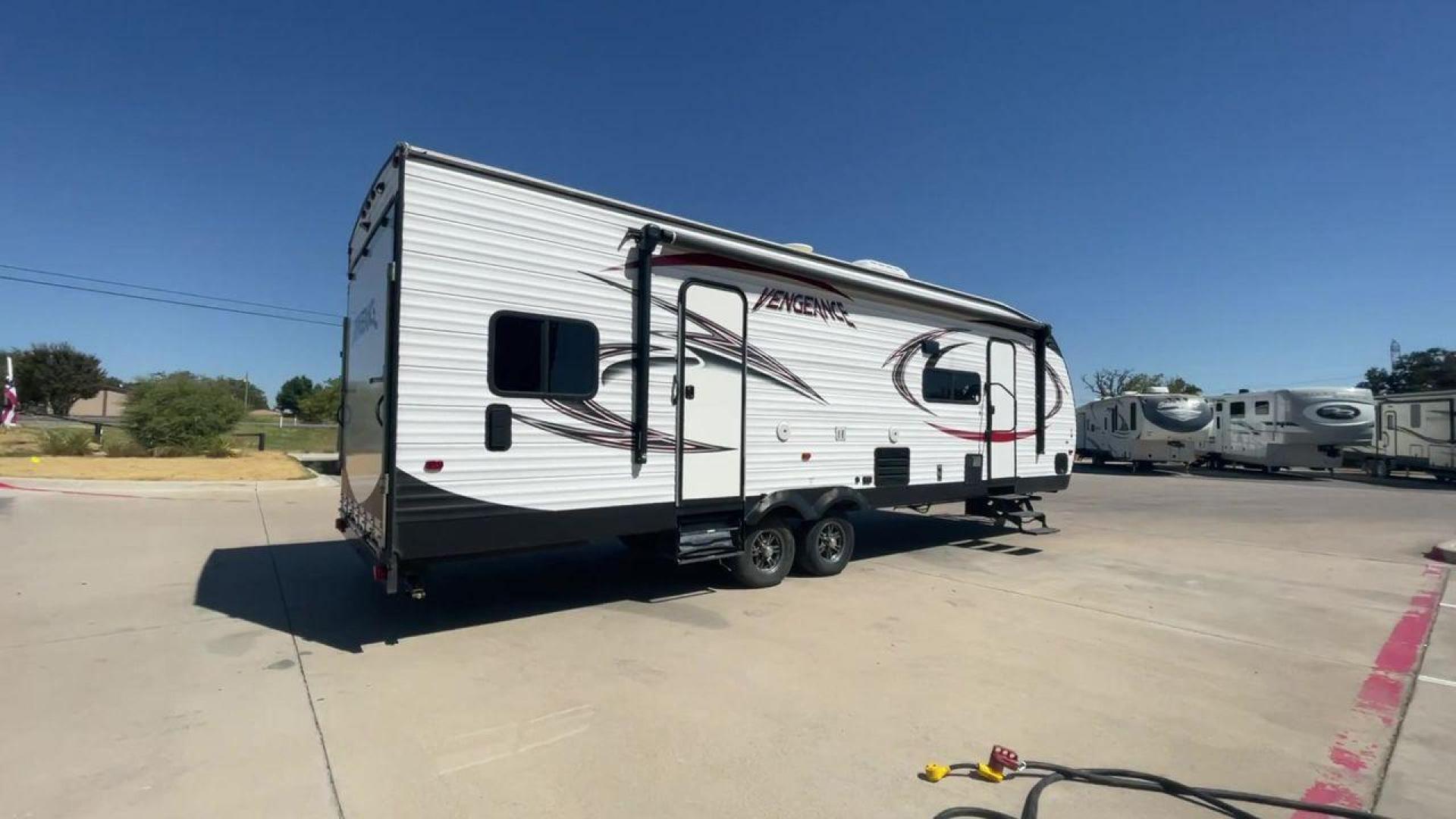 2017 WHITE VENGEANCE 29V (4X4TVGE29HY) , Length: 34.5 ft. | Dry Weight: 7,789 lbs. | Gross Weight: 11,370 lbs. | Slides: 1 transmission, located at 4319 N Main St, Cleburne, TX, 76033, (817) 678-5133, 32.385960, -97.391212 - Photo#1