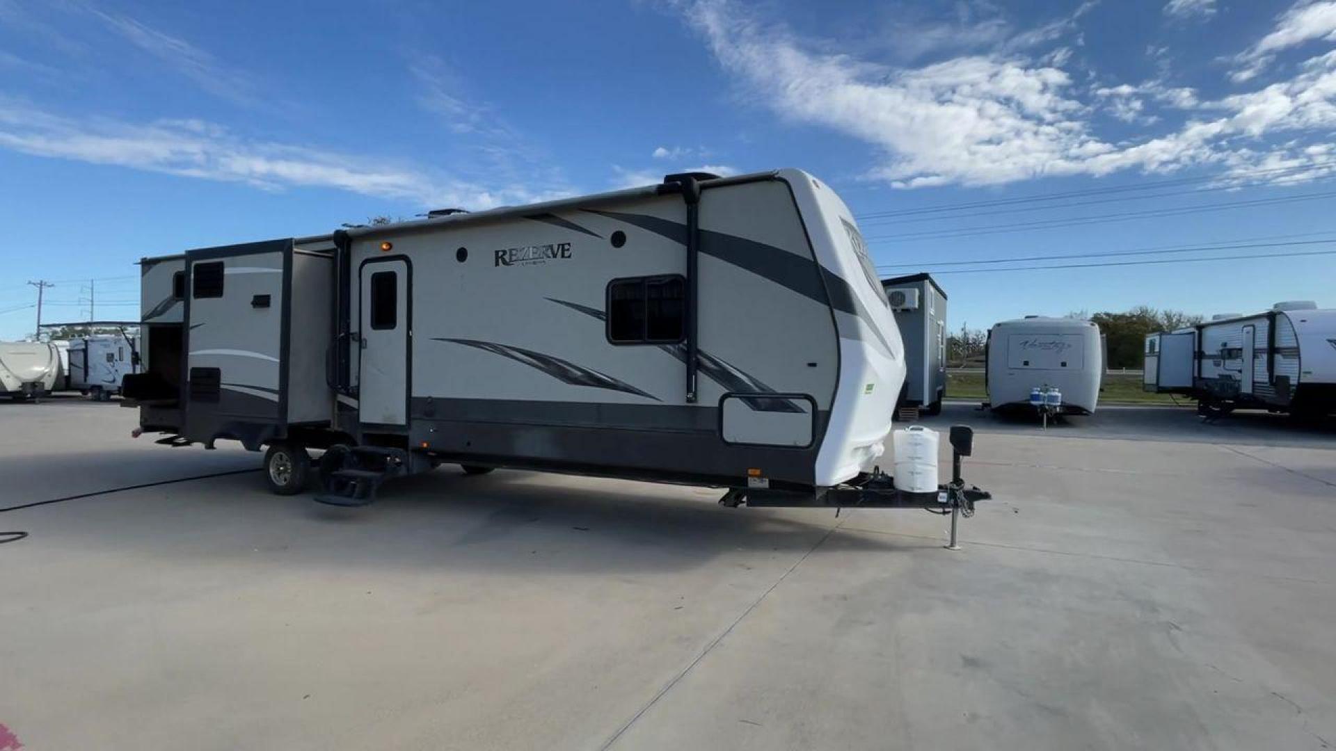 2017 WHITE VOLANTE RTZ33BH (4V0TC3327HB) , Length: 36.58 ft. | Dry Weight: 8,864 lbs. | Gross Weight: 10,250 lbs. | Slides: 3 transmission, located at 4319 N Main St, Cleburne, TX, 76033, (817) 678-5133, 32.385960, -97.391212 - The 2017 VOLANTE RTZ33BH offers a spacious interior with a layout that is perfect for families or large groups. Its length of 33 feet offers ample room for your adventures. Inside, you'll find a comfortable sleeping space with a bunkhouse layout, making it suitable for family trips. The bunkhouse la - Photo#3