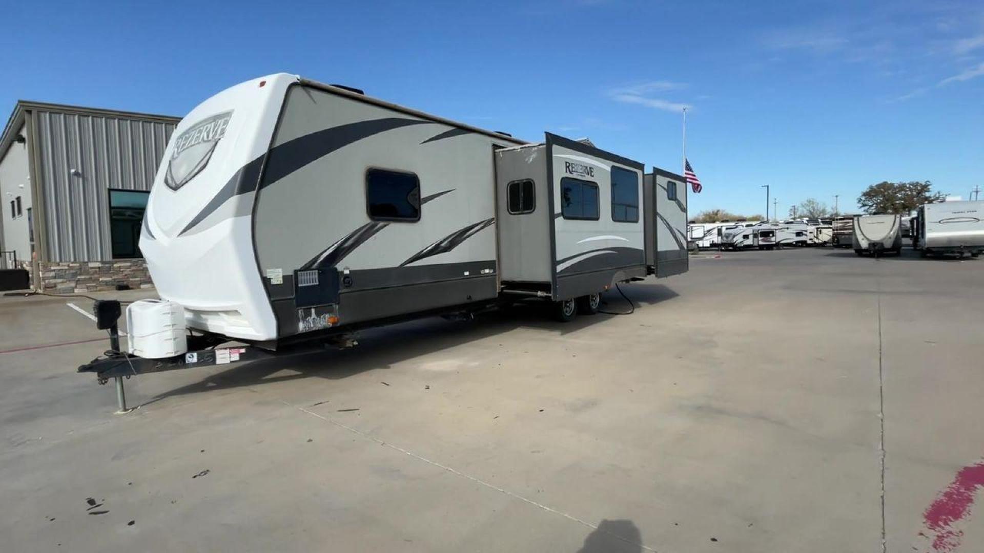 2017 WHITE VOLANTE RTZ33BH (4V0TC3327HB) , Length: 36.58 ft. | Dry Weight: 8,864 lbs. | Gross Weight: 10,250 lbs. | Slides: 3 transmission, located at 4319 N Main St, Cleburne, TX, 76033, (817) 678-5133, 32.385960, -97.391212 - The 2017 VOLANTE RTZ33BH offers a spacious interior with a layout that is perfect for families or large groups. Its length of 33 feet offers ample room for your adventures. Inside, you'll find a comfortable sleeping space with a bunkhouse layout, making it suitable for family trips. The bunkhouse la - Photo#5