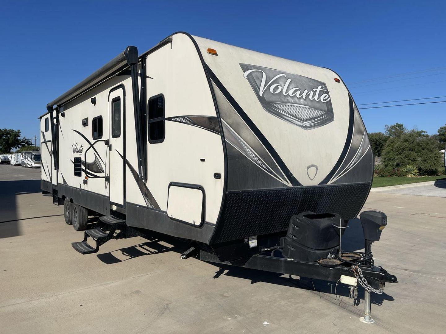 2018 TAN CROSSROADS VOLANTE 32SB (4YDT32S28J6) , Length: 36.5 ft. | Dry Weight: 7,756 lbs. | Gross Weight: 9,750 lbs. | Slides: 2 transmission, located at 4319 N Main St, Cleburne, TX, 76033, (817) 678-5133, 32.385960, -97.391212 - Photo#23