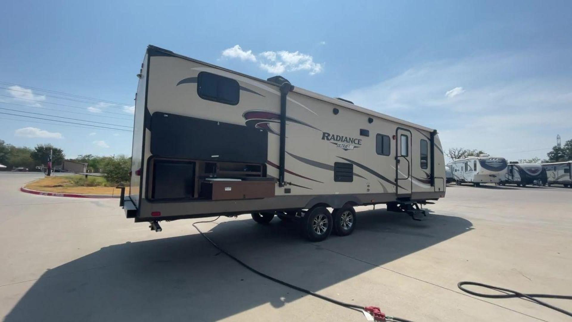 2018 CRUISER RADIANCE 28QD (5RXFB3324J2) , Length: 33.33 ft. | Dry Weight: 6,025 lbs. | Gross Weight: 9,600 lbs. | Slides: 1 transmission, located at 4319 N Main St, Cleburne, TX, 76033, (817) 678-5133, 32.385960, -97.391212 - The 2018 Cruiser RV Radiance 28QD seamlessly blends style, comfort, and functionality to redefine your camping experience. Measuring 33 feet in length, this RV is designed for spacious and lightweight towing. The aluminum frame construction ensures durability while maintaining a manageable weight fo - Photo#1