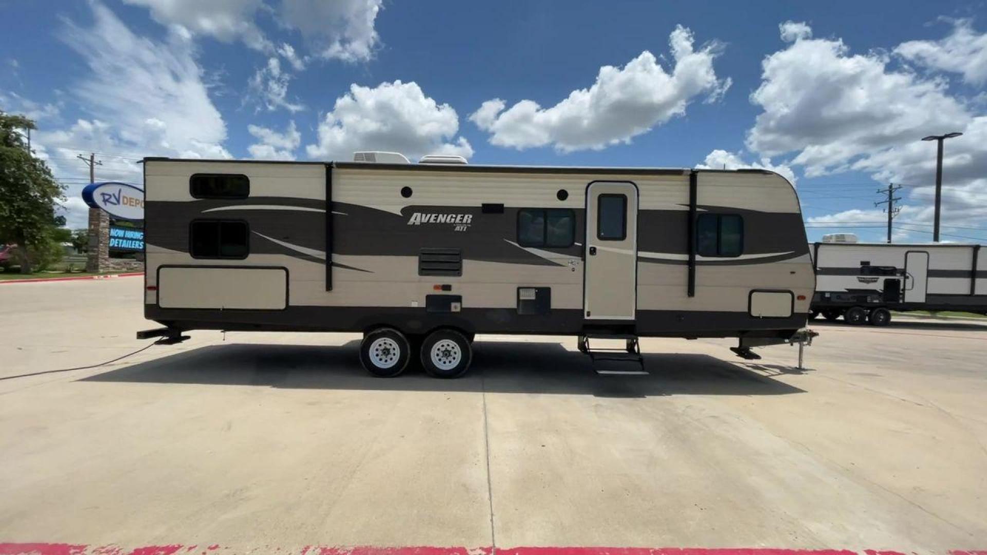 2018 FOREST RIVER AVENGER 27DBS (5ZT2AVSB2JB) , Length: 32.92 ft. | Dry Weight: 6,652 lbs. | Slides: 1 transmission, located at 4319 N Main St, Cleburne, TX, 76033, (817) 678-5133, 32.385960, -97.391212 - Photo#2