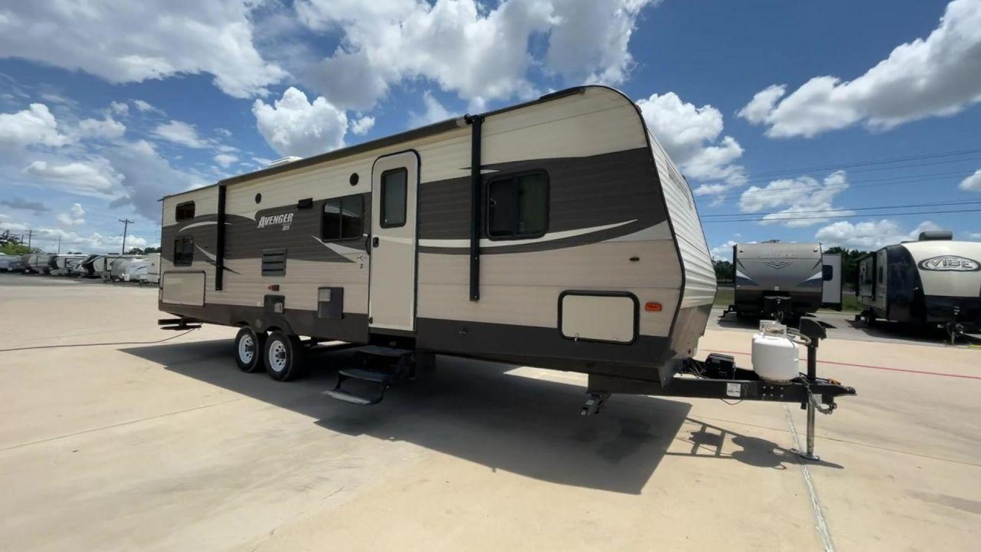 2018 FOREST RIVER AVENGER 27DBS (5ZT2AVSB2JB) , Length: 32.92 ft. | Dry Weight: 6,652 lbs. | Slides: 1 transmission, located at 4319 N Main St, Cleburne, TX, 76033, (817) 678-5133, 32.385960, -97.391212 - Photo#3