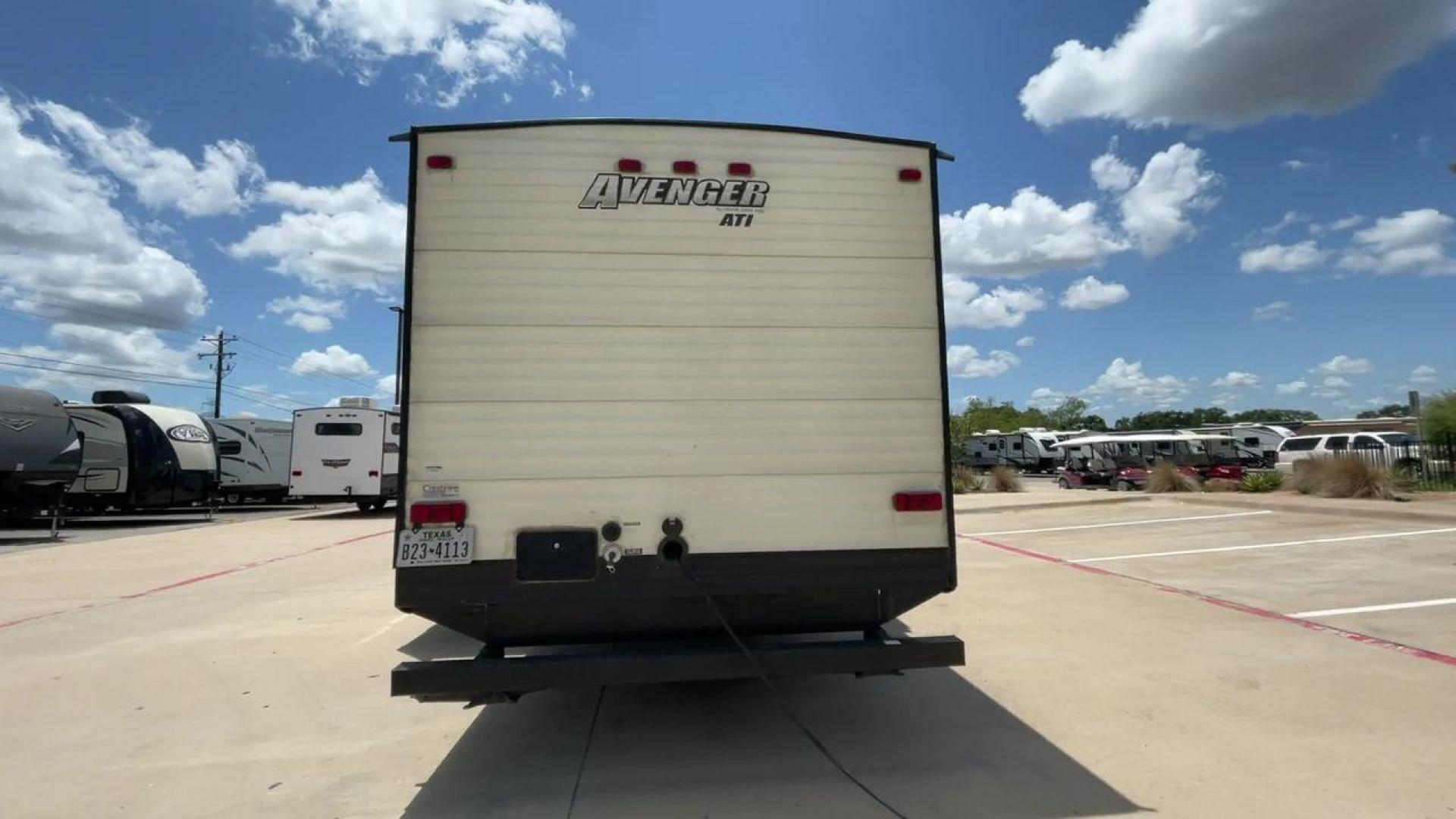 2018 FOREST RIVER AVENGER 27DBS (5ZT2AVSB2JB) , Length: 32.92 ft. | Dry Weight: 6,652 lbs. | Slides: 1 transmission, located at 4319 N Main St, Cleburne, TX, 76033, (817) 678-5133, 32.385960, -97.391212 - Photo#8