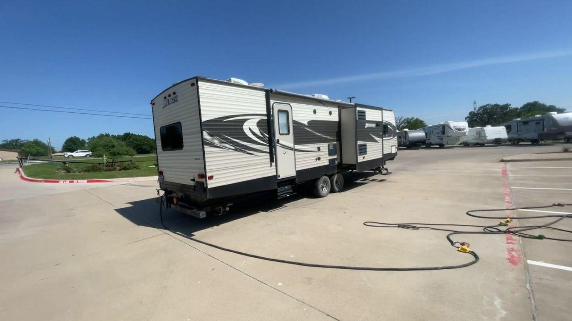 2018 FOREST RIVER AVENGER 34DQB (5ZT2AVZB6JB) , located at 4319 N Main St, Cleburne, TX, 76033, (817) 678-5133, 32.385960, -97.391212 - Photo#1