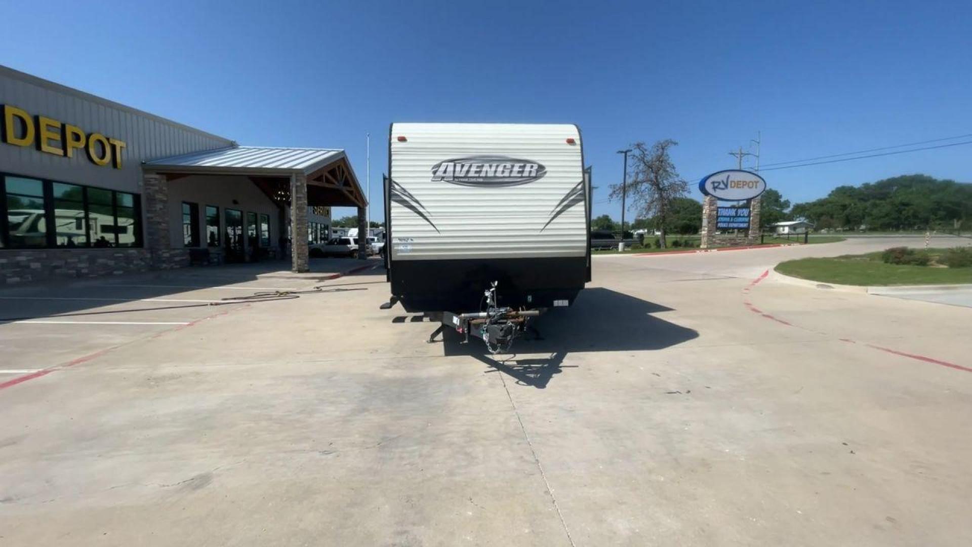 2018 FOREST RIVER AVENGER 34DQB (5ZT2AVZB6JB) , located at 4319 N Main St, Cleburne, TX, 76033, (817) 678-5133, 32.385960, -97.391212 - Photo#4