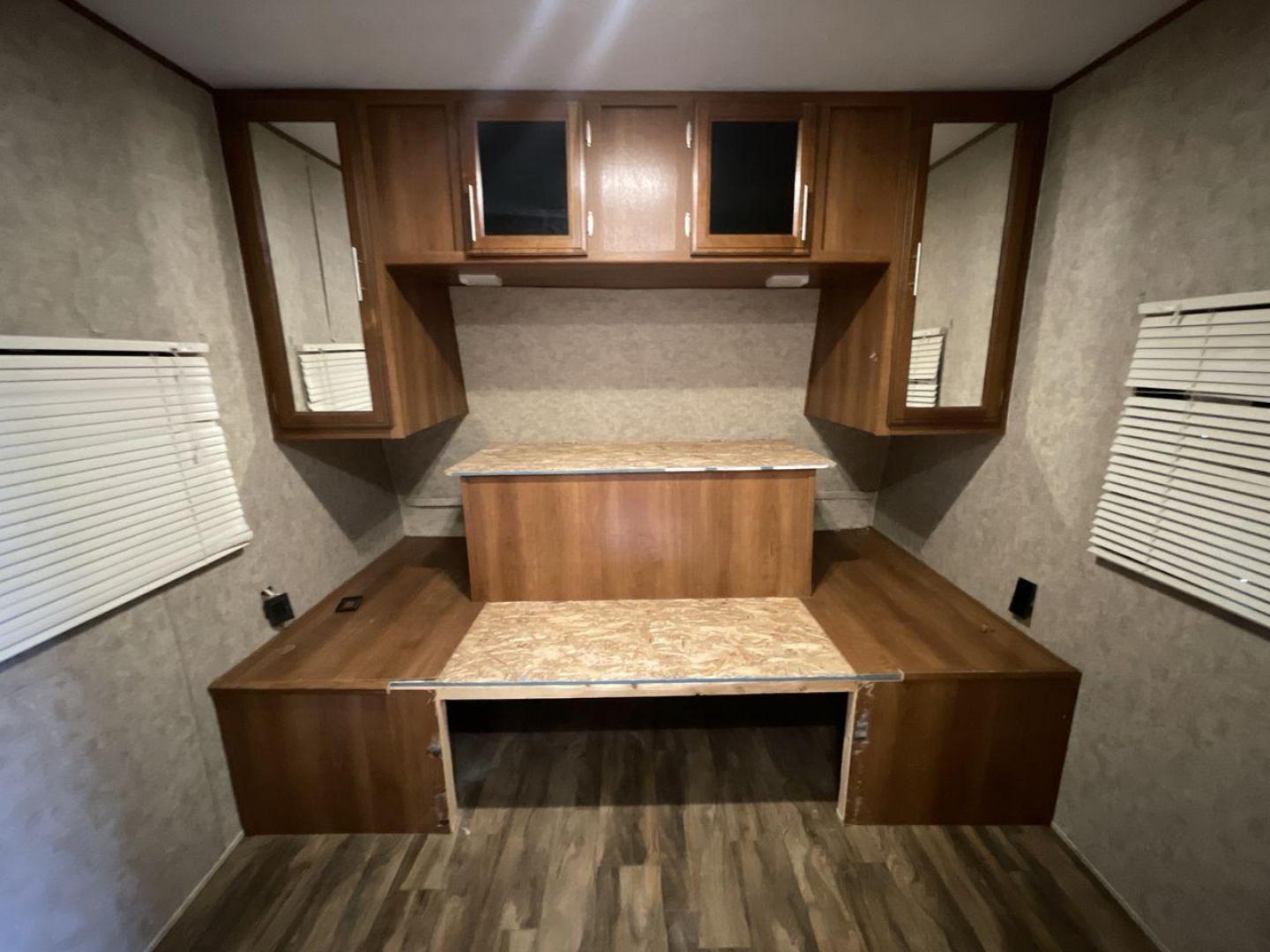 2018 FOREST RIVER AVENGER 34DQB (5ZT2AVZB6JB) , located at 4319 N Main St, Cleburne, TX, 76033, (817) 678-5133, 32.385960, -97.391212 - Photo#18