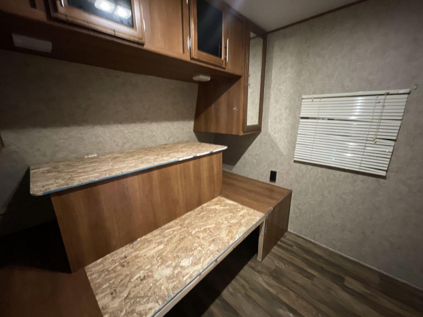 2018 FOREST RIVER AVENGER 34DQB (5ZT2AVZB6JB) , located at 4319 N Main St, Cleburne, TX, 76033, (817) 678-5133, 32.385960, -97.391212 - Photo#19