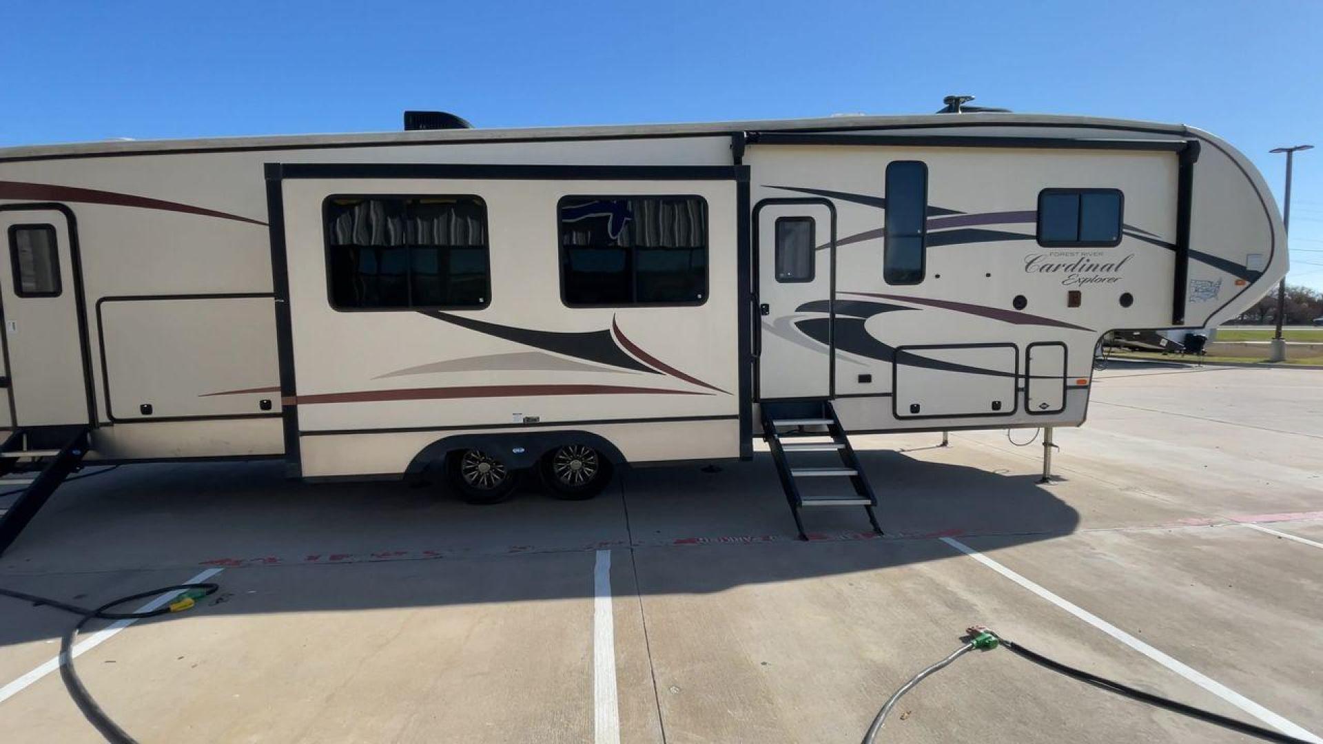 2018 TAN FOREST RIVER CARDINAL EXPLORER 38 (4X4FCAP2XJG) , Length: 42.08 ft. | Dry Weight: 13,289 lbs. | Gross Weight: 16,514 lbs. | Slides: 4 transmission, located at 4319 N Main St, Cleburne, TX, 76033, (817) 678-5133, 32.385960, -97.391212 - Photo#2