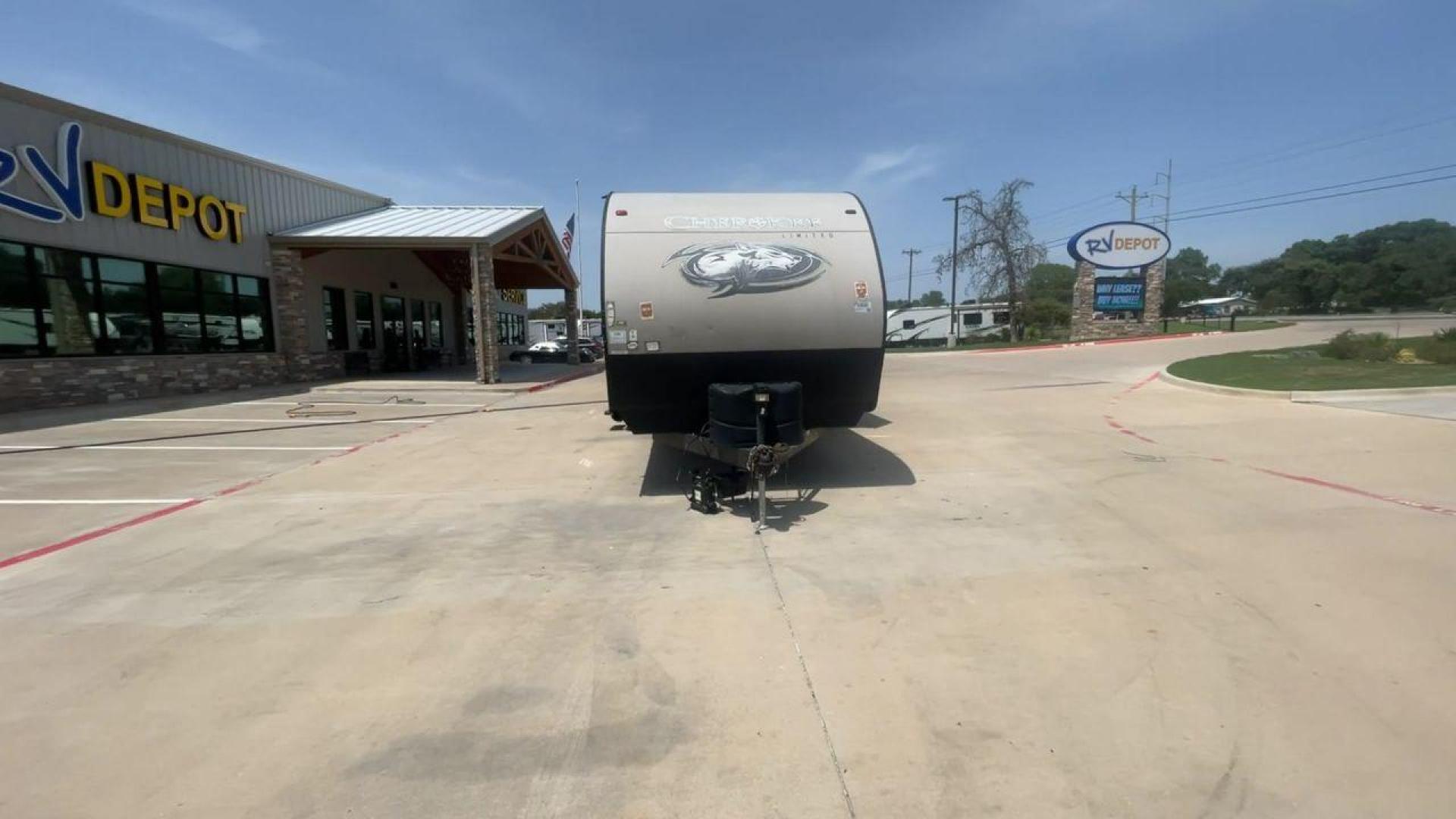 2018 FOREST RIVER CHEROKEE 304BH (4X4TCKF29JX) , located at 4319 N Main St, Cleburne, TX, 76033, (817) 678-5133, 32.385960, -97.391212 - Photo#4