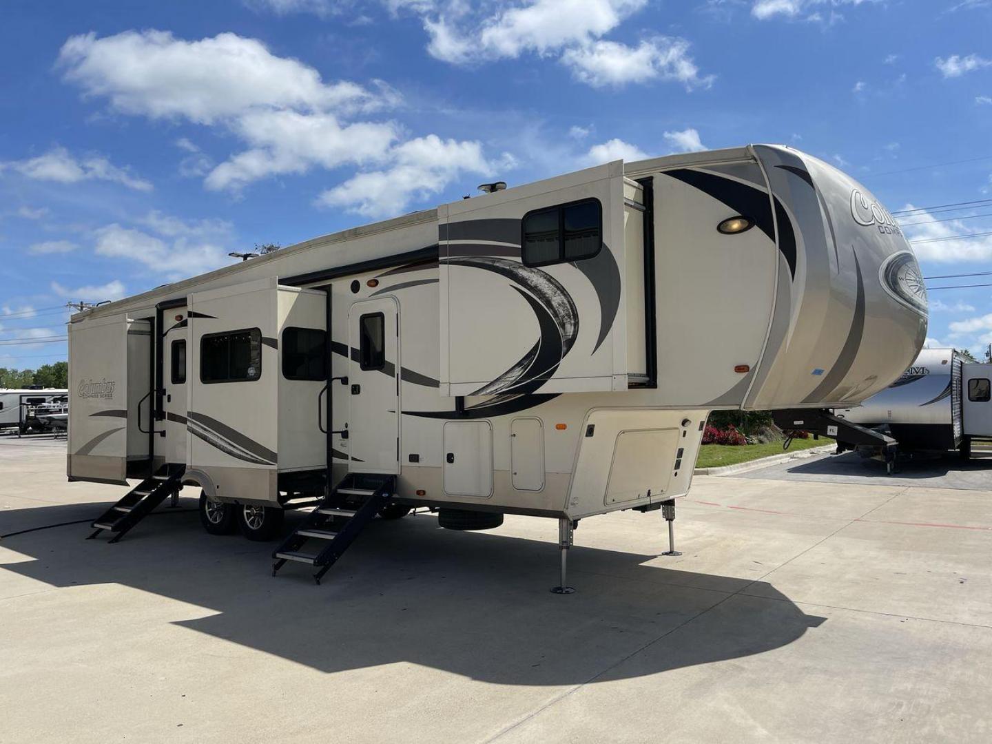 2018 FOREST RIVER COLUMBUS 386FKC (4X4FCMR20J6) , Length: 42.08 ft | Dry Weight: 12,272 lbs | Gross Weight: 15,272 lbs | Slides: 5 transmission, located at 4319 N Main St, Cleburne, TX, 76033, (817) 678-5133, 32.385960, -97.391212 - Photo#22